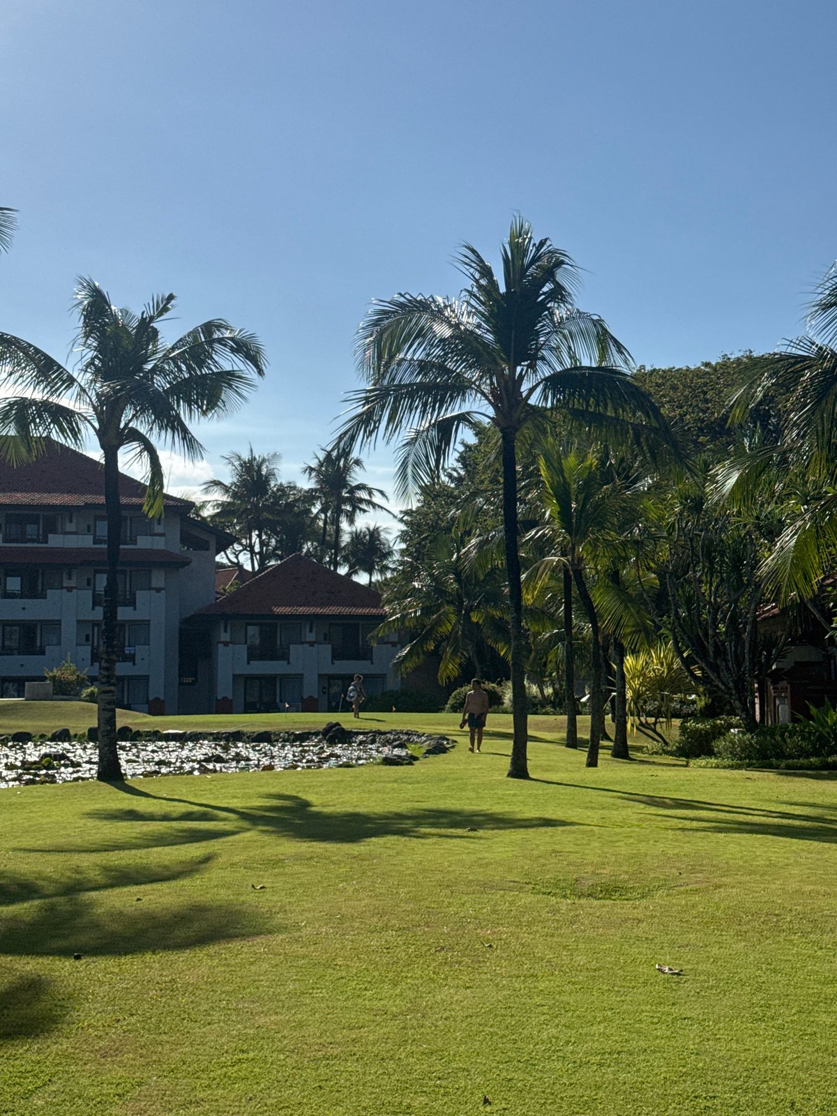 Morning leisure activities documented across Kuta Selatan beach resort