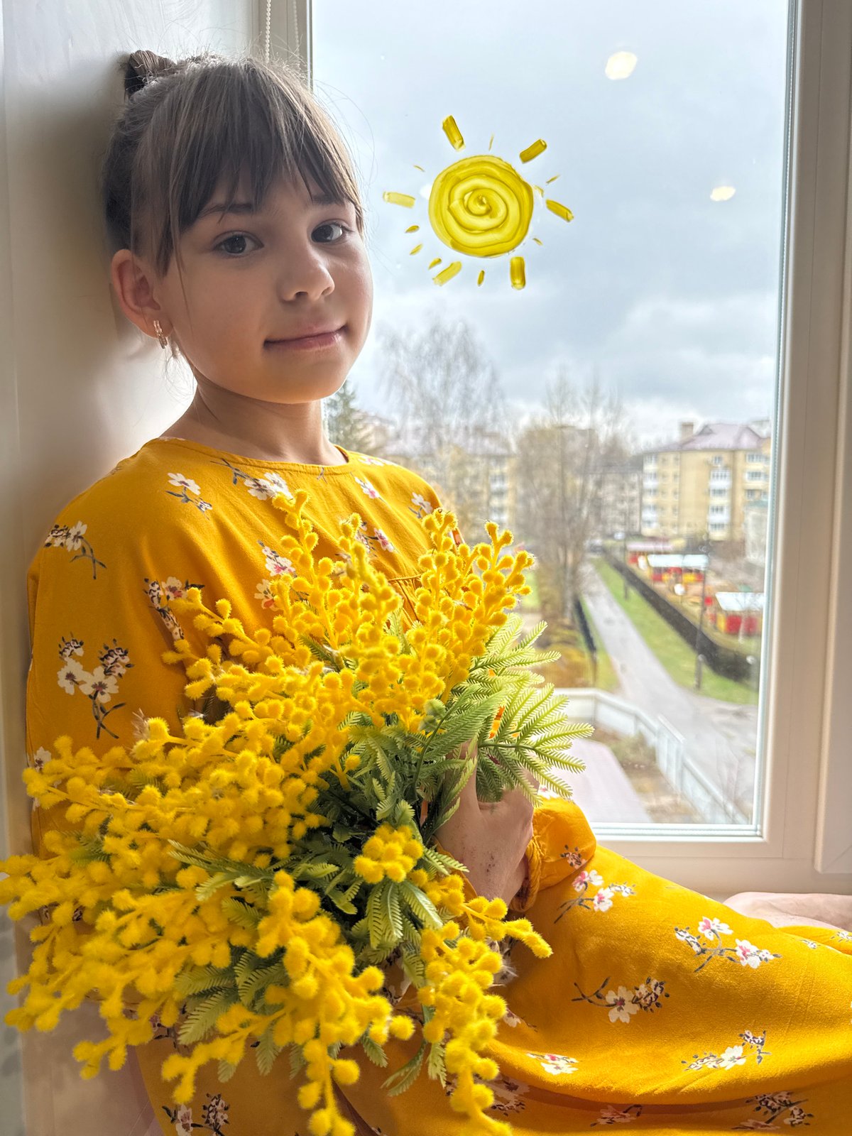 Family window painting scene documented in Rusanovo apartment