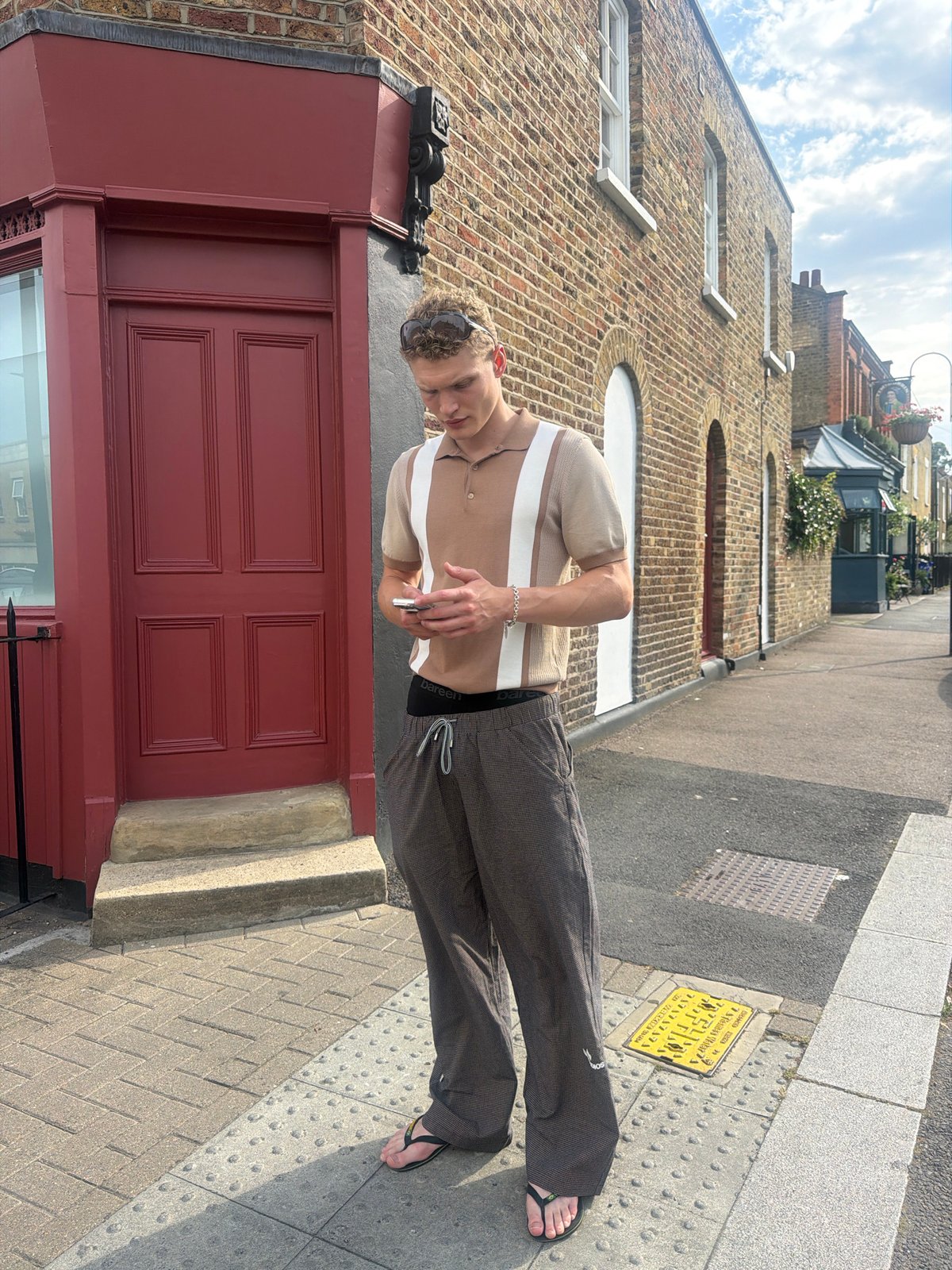 Afternoon out in London: street stop, then a restaurant meal.