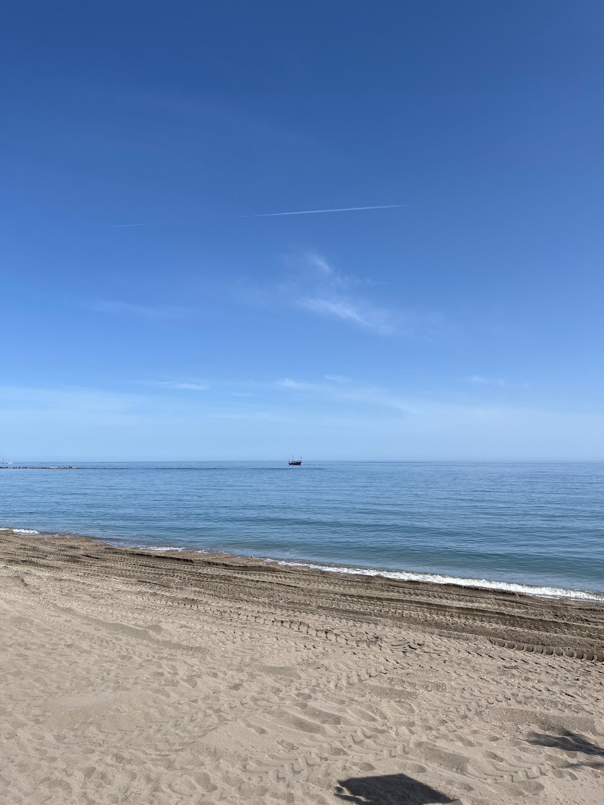 Sailing boat spotted off Spanish coast near Benalmádena