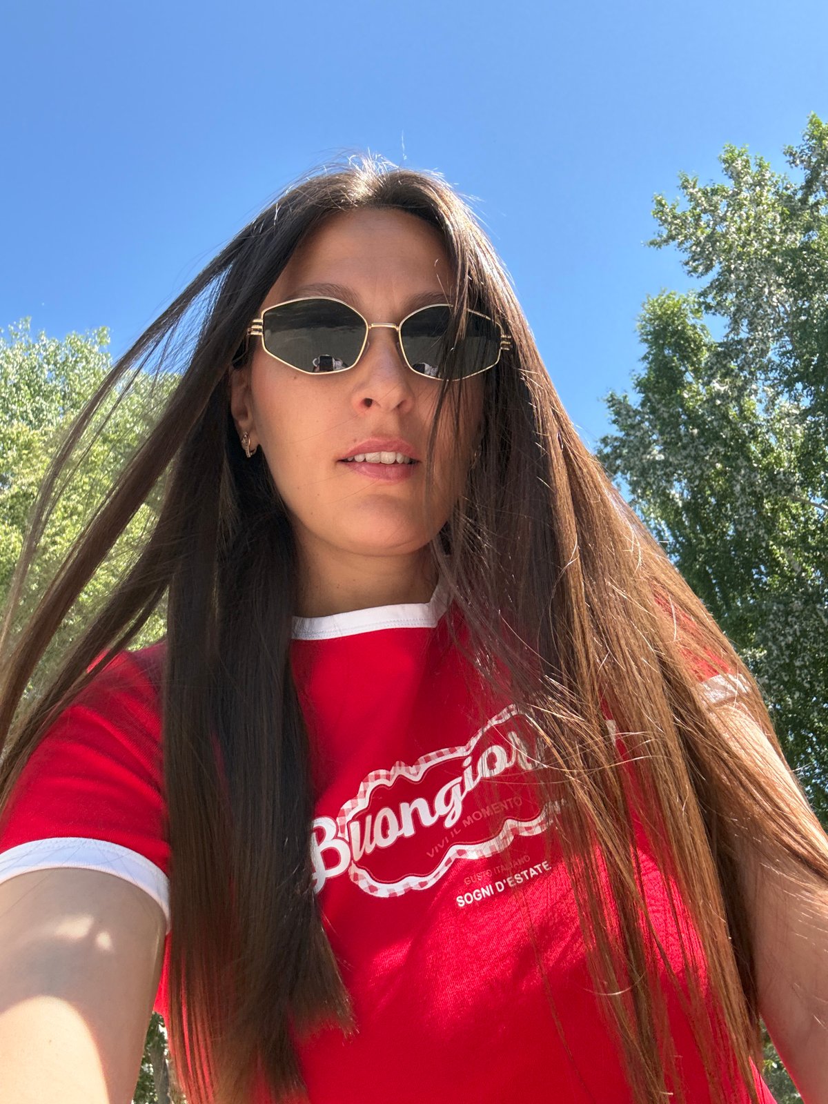 Woman documents morning routine in Chaikovsky, Russia through selfies