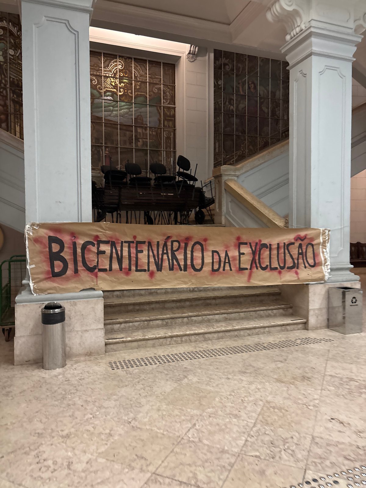 Political solidarity gathering held in São Paulo meeting room