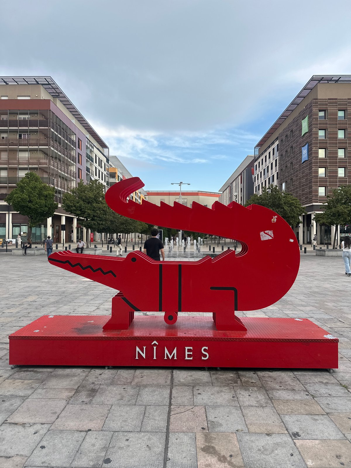 Nîmes city center: landmarks, the red croc, and street life