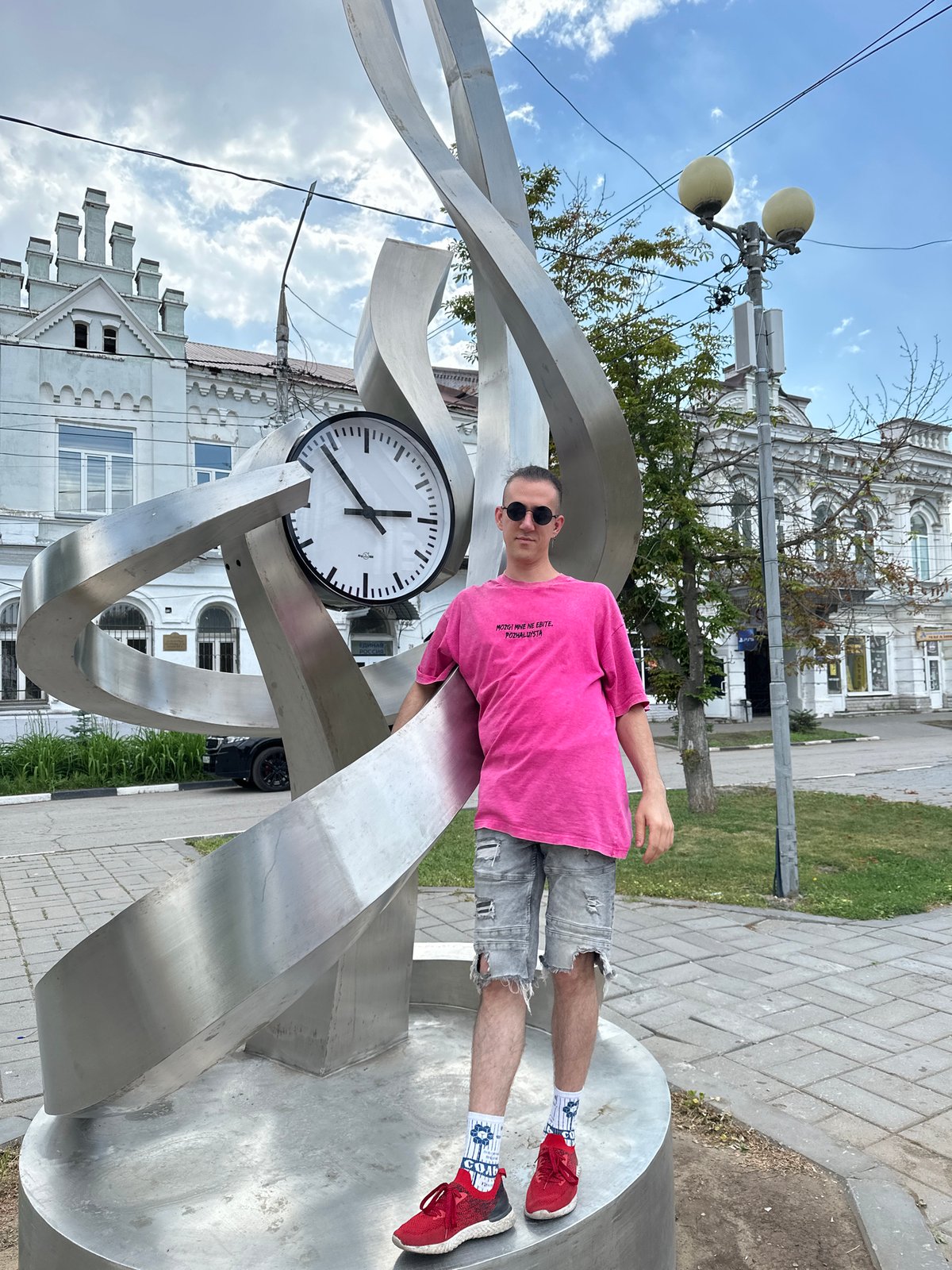 Walking tour of Engels city center monuments and parks