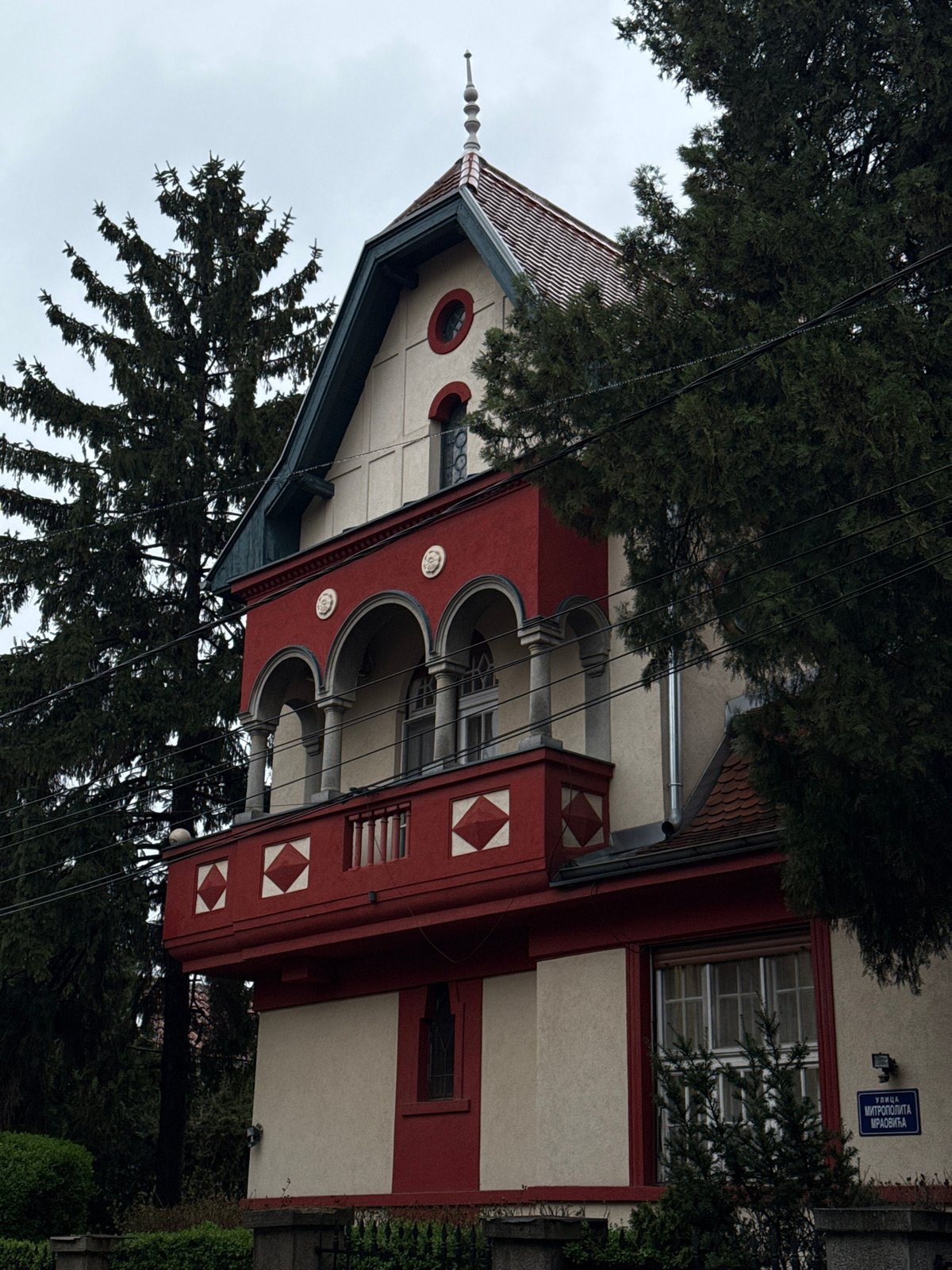 Rainy afternoon street scenes documented across Belgrade neighborhoods