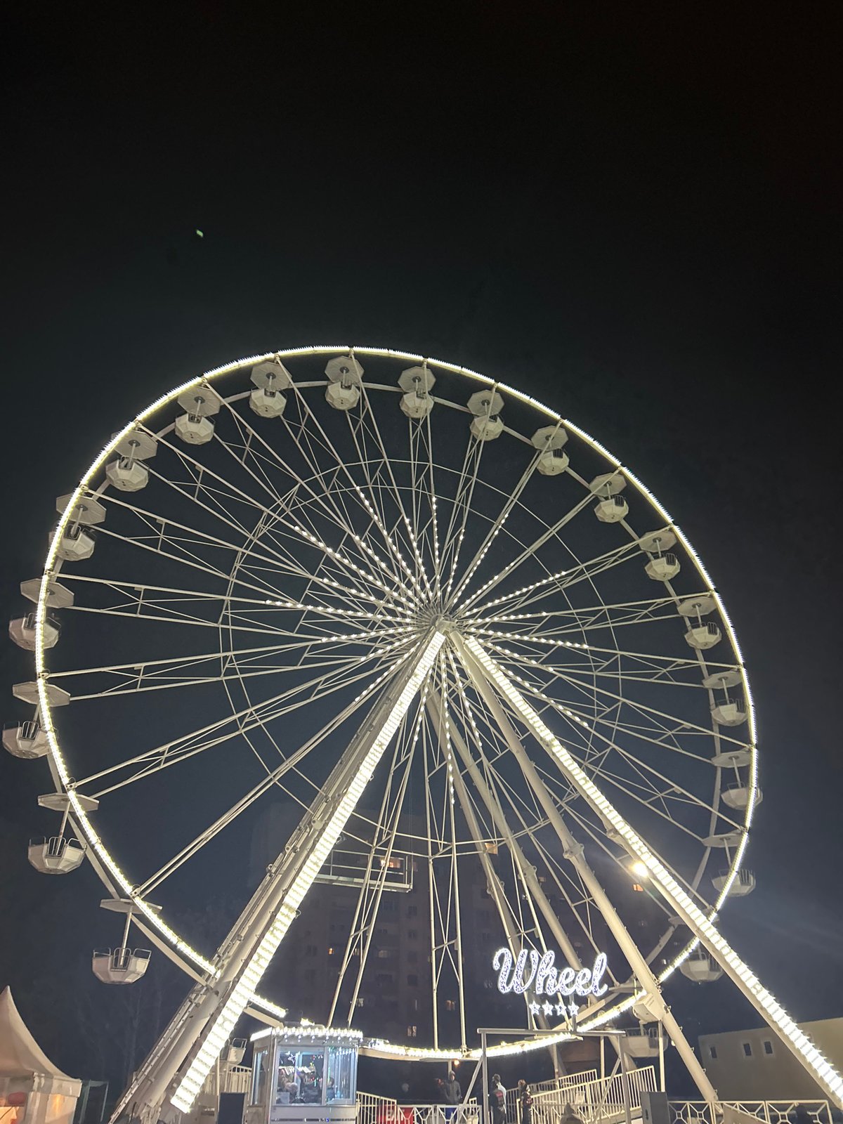 Nighttime fair with Ferris wheel, live music draws crowds in Plovdiv