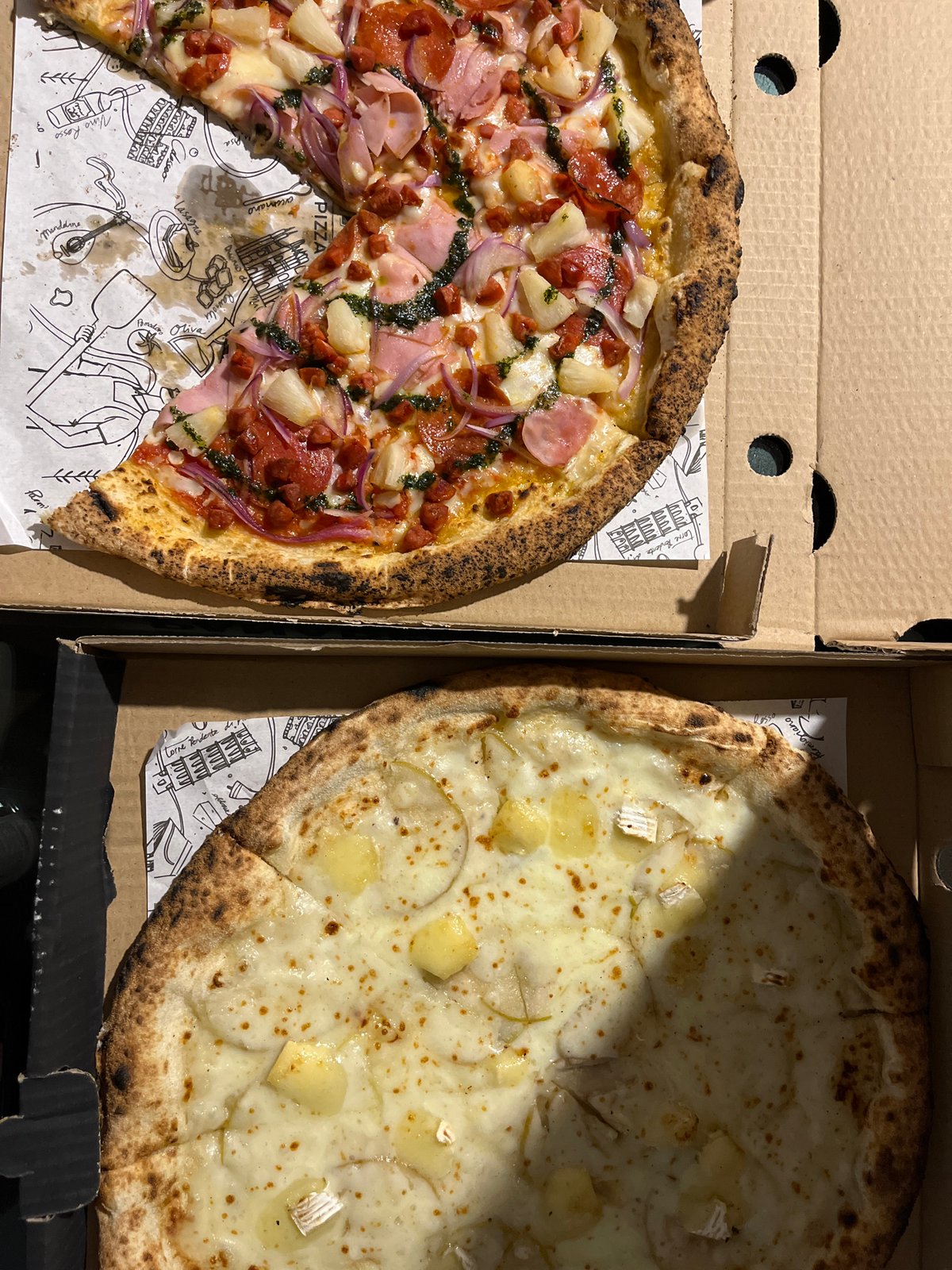 Two pizzas documented in Mexican town early morning