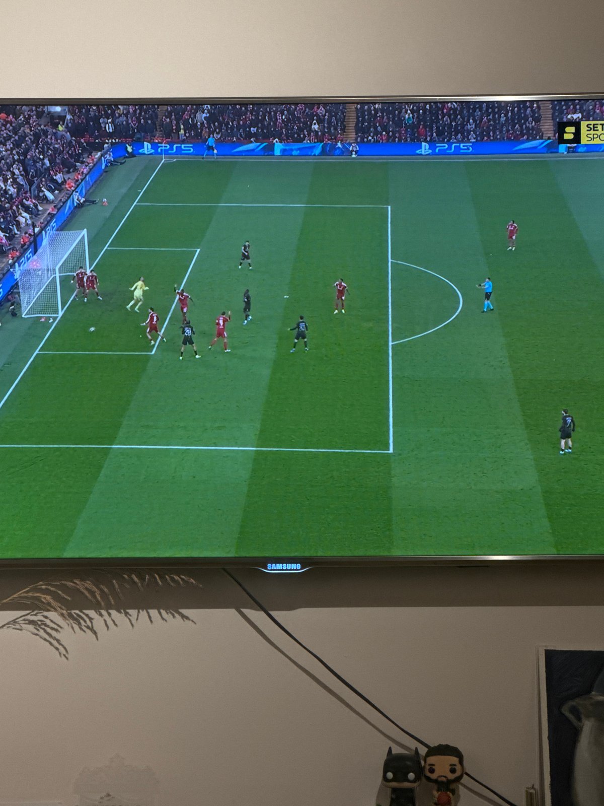 Liverpool vs PSG soccer match televised, PSG leading 1-0