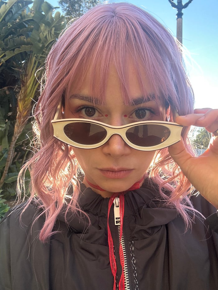Pink-haired individual and Jeep Wrangler spotted in Los Angeles