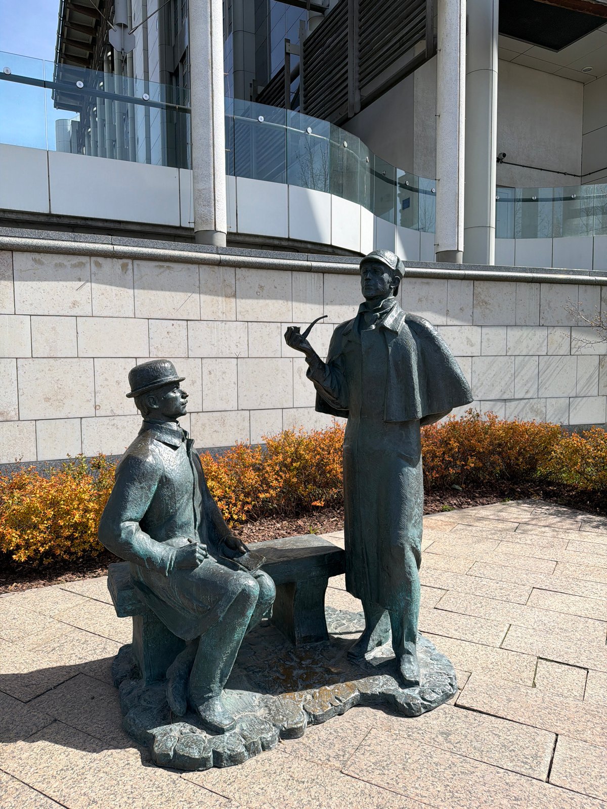 Moscow resident documents breakfast and Holmes statue during morning