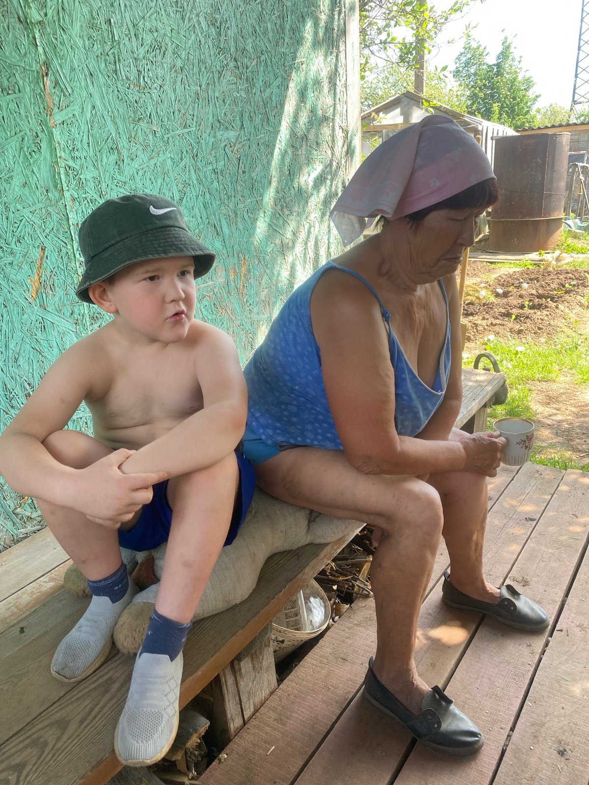 Sunday morning family gathering documented in Прикамский, Russia