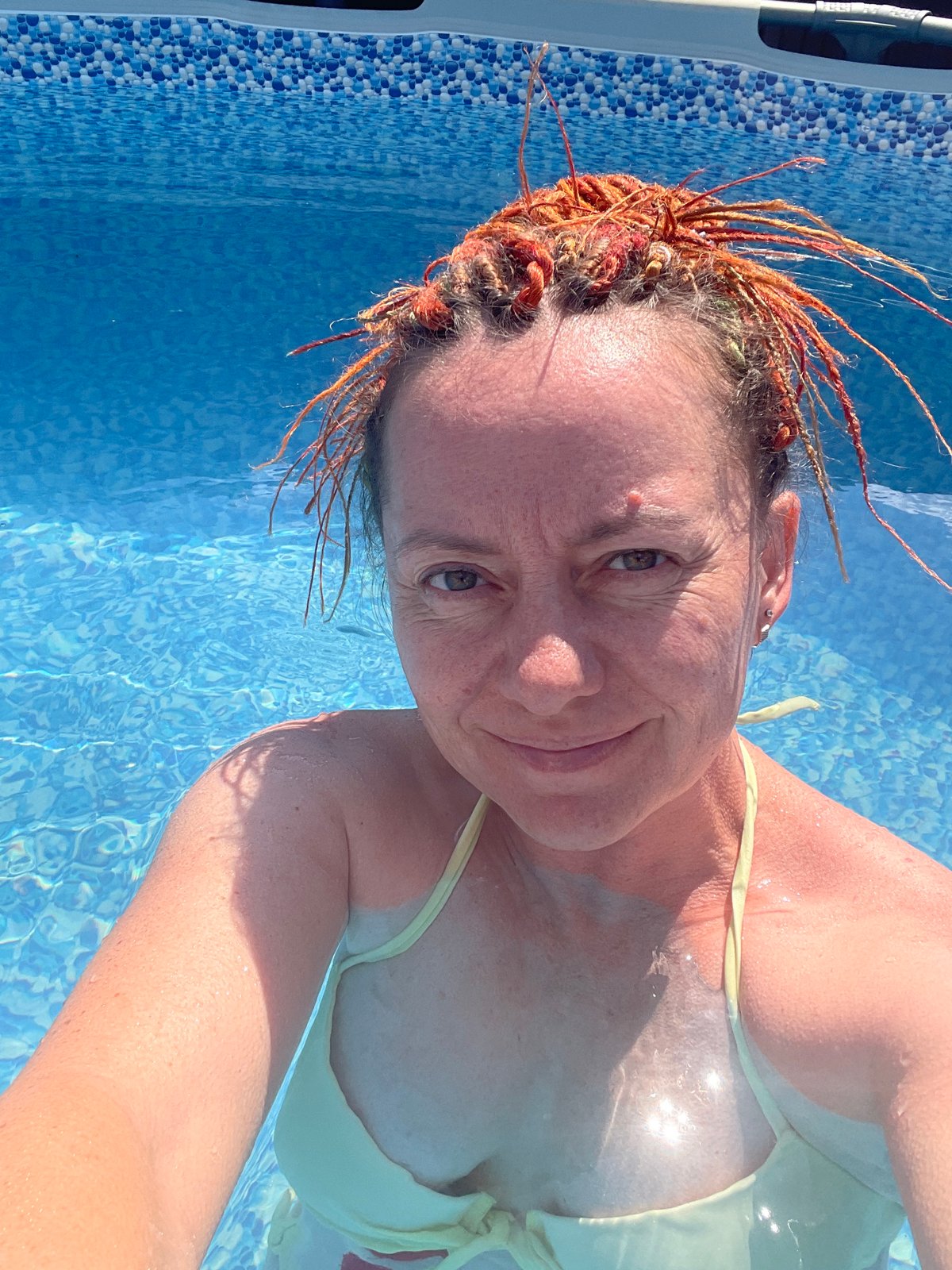 Pool day and city driving in Orenburg on a summer afternoon