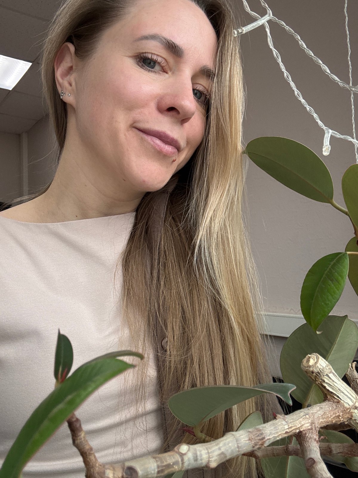 Woman photographed twice in morning selfie session, Chaikovsky