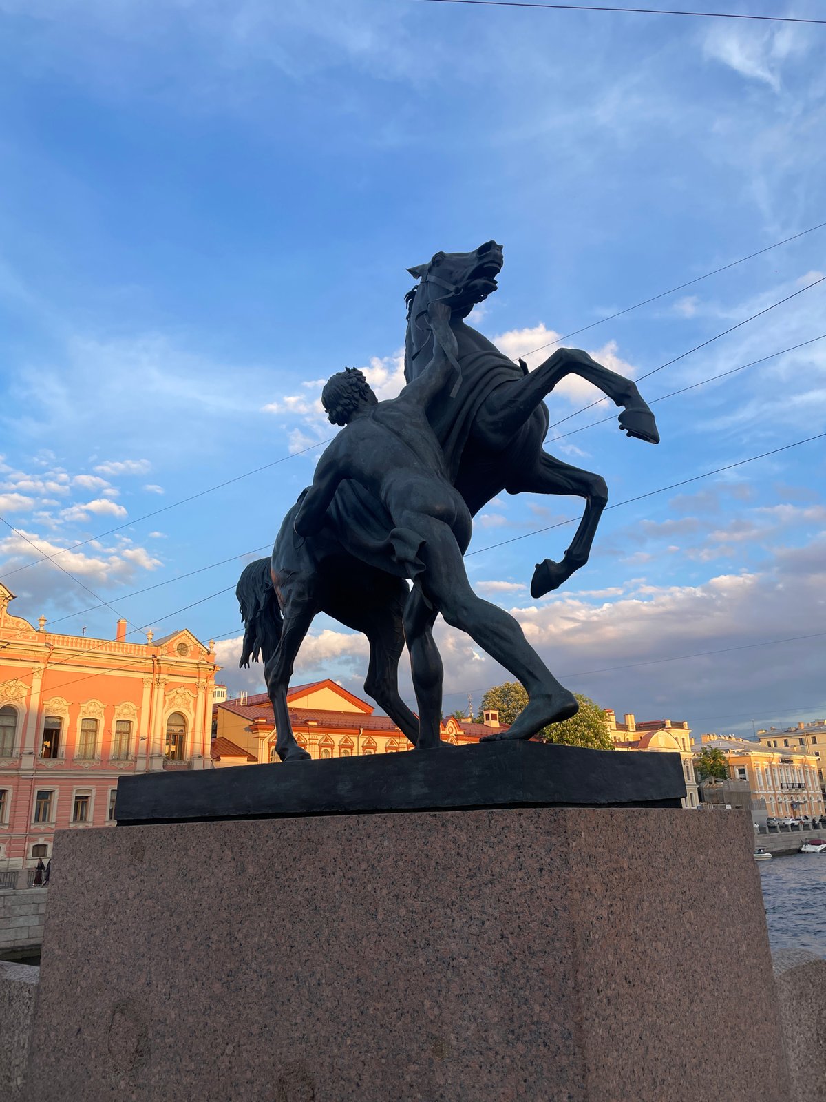 Evening stroll through Saint Petersburg captures historic streets and monuments