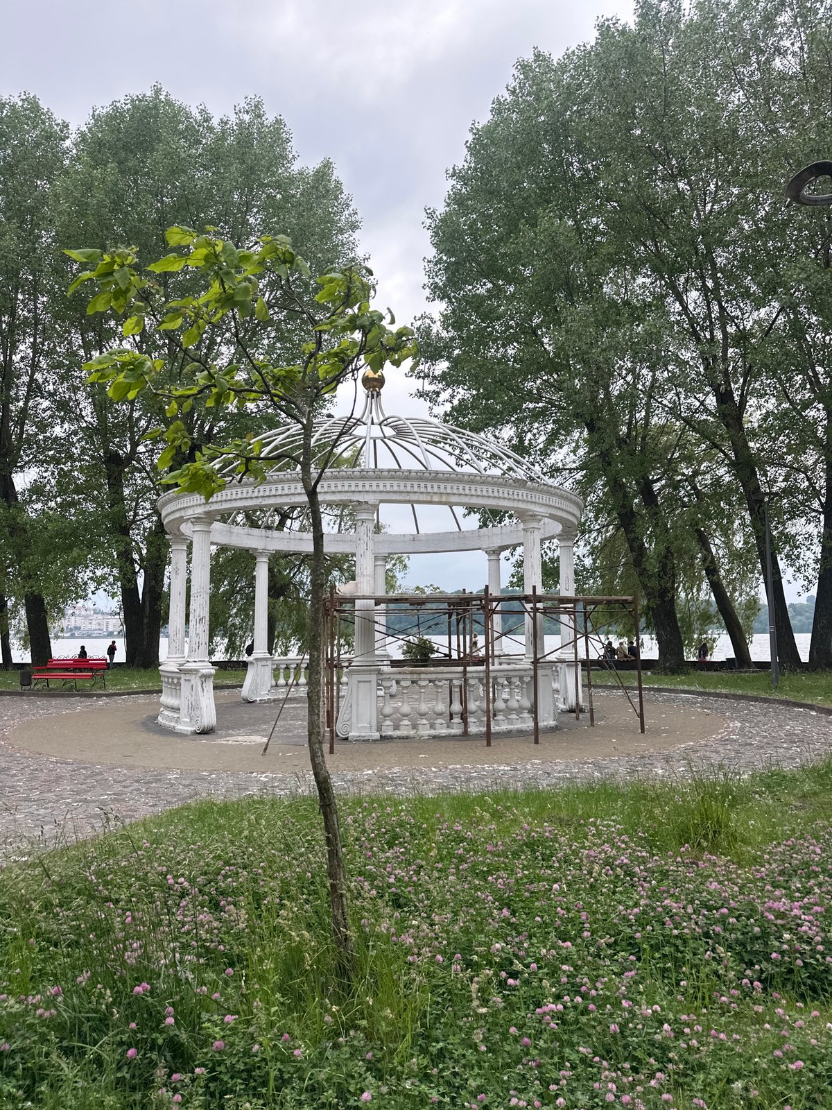 Afternoon leisure activities captured at Ternopil Pond park area