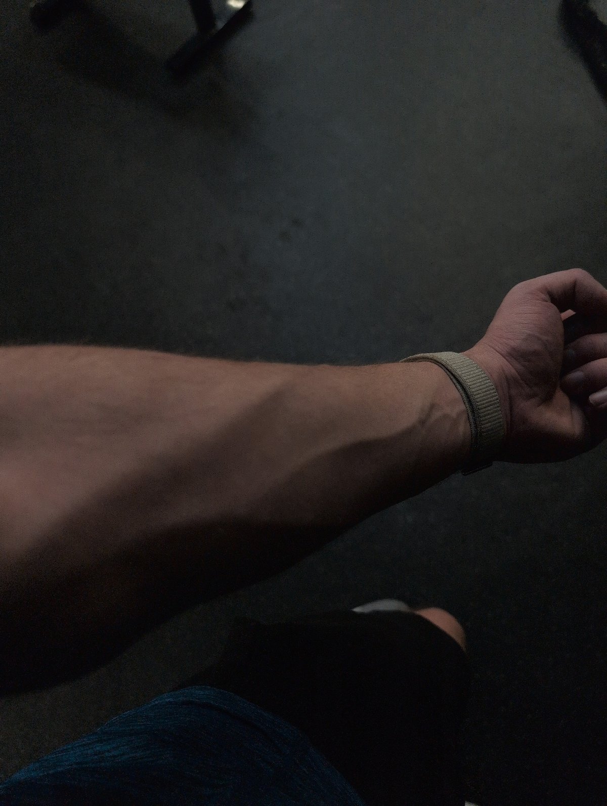 Late-night gym session documented in Mexico City fitness facility