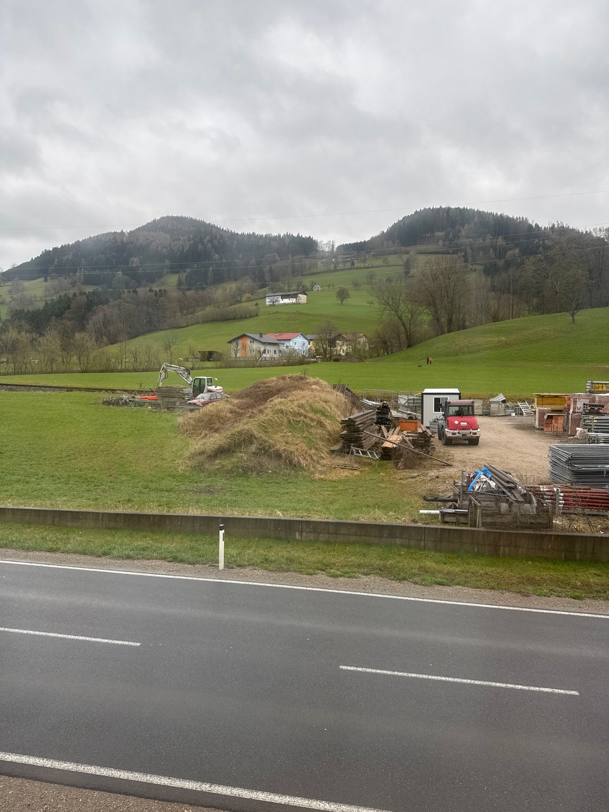 Unknown witness documents everyday scenes in Randegg, Austria