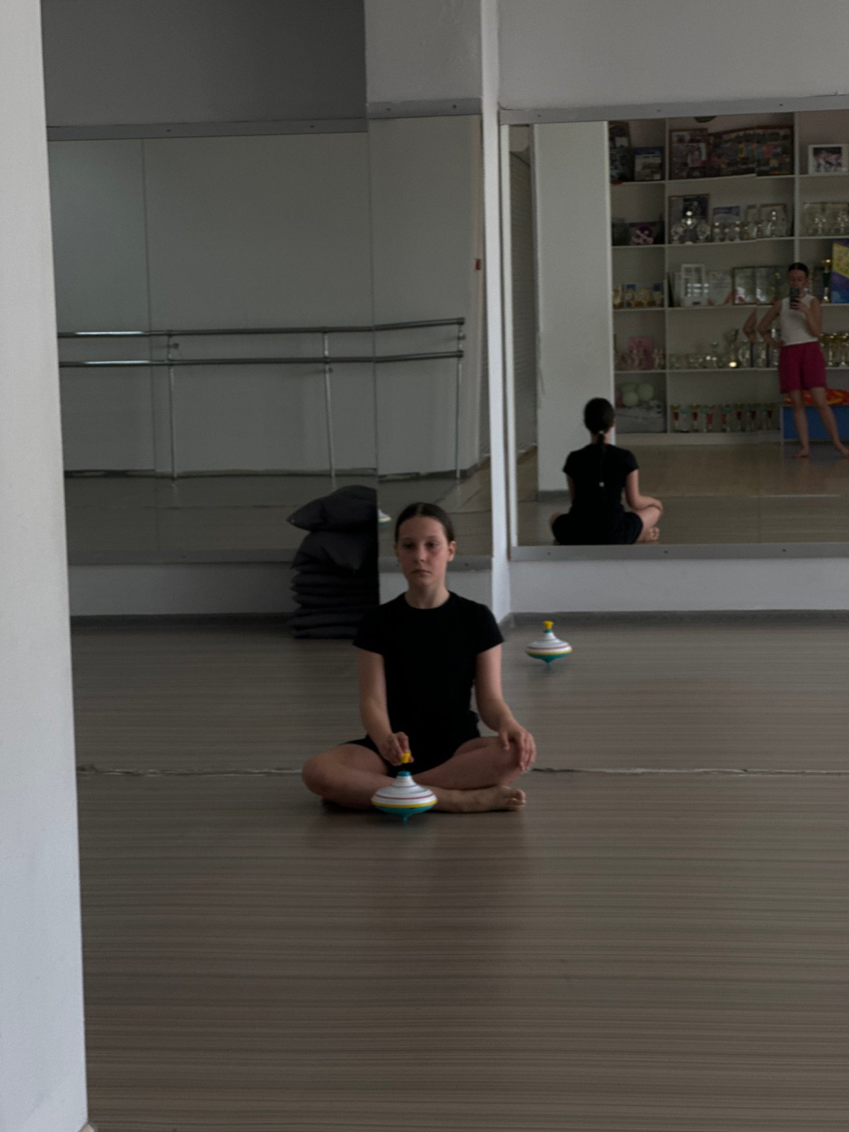 Dance class with spinning top activity in Votkinsk studio