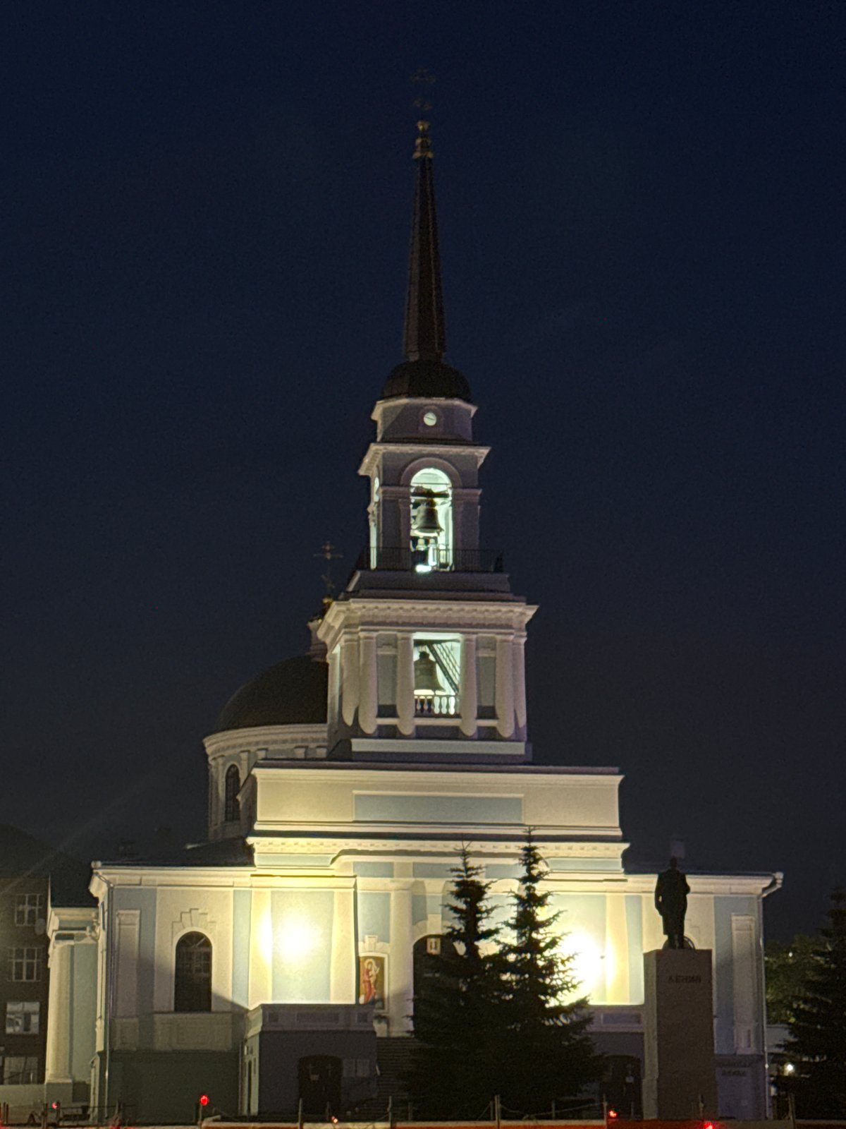 Summer evening in Votkinsk — streets, sunsets, and cats