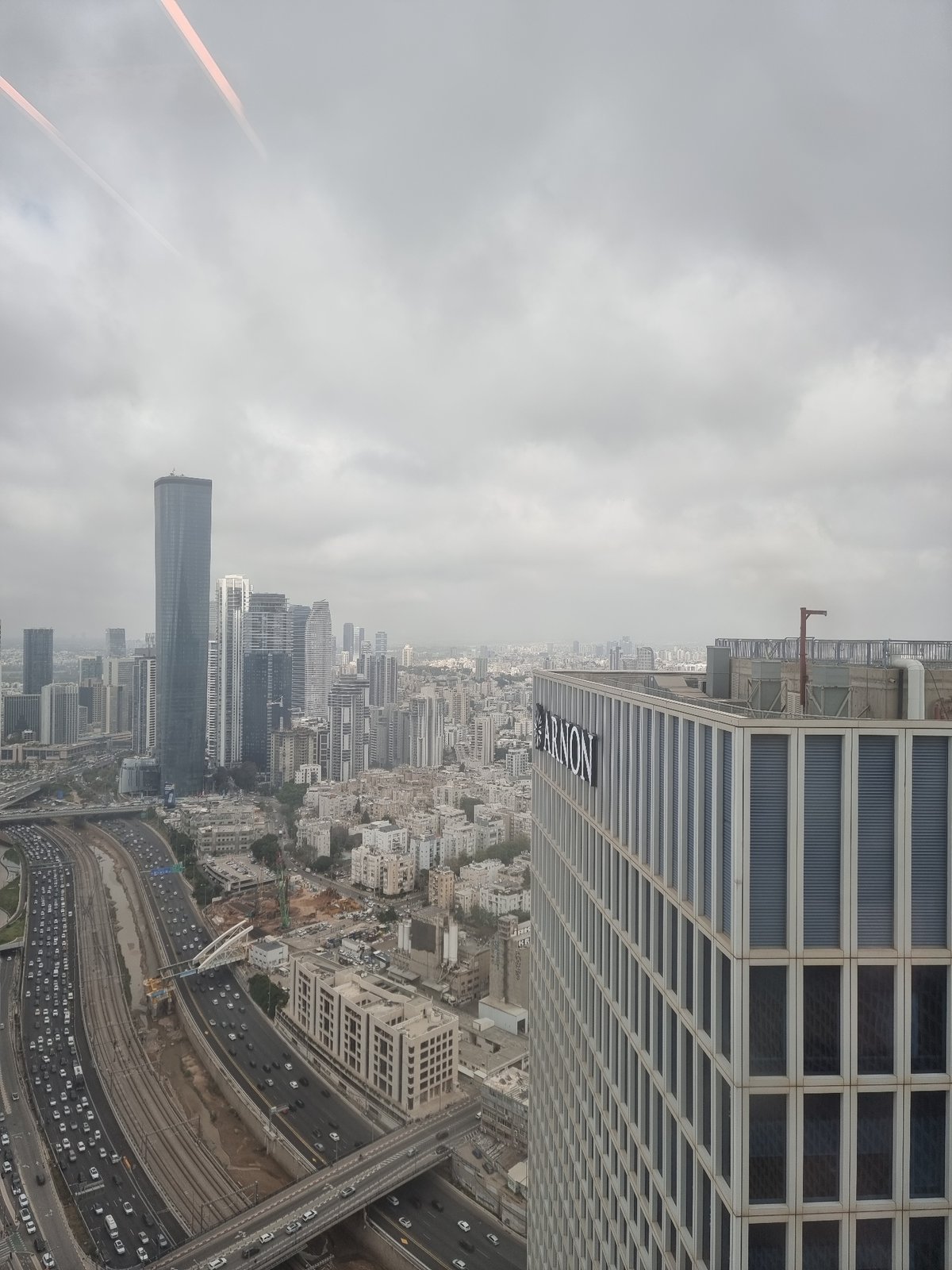 Heavy traffic congestion observed on Al Jizah highway