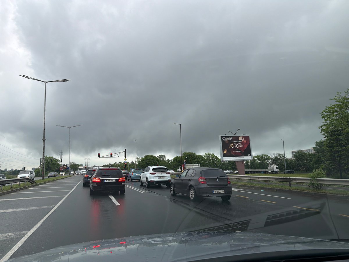 Morning rain creates moderate traffic in Burgas, Bulgaria