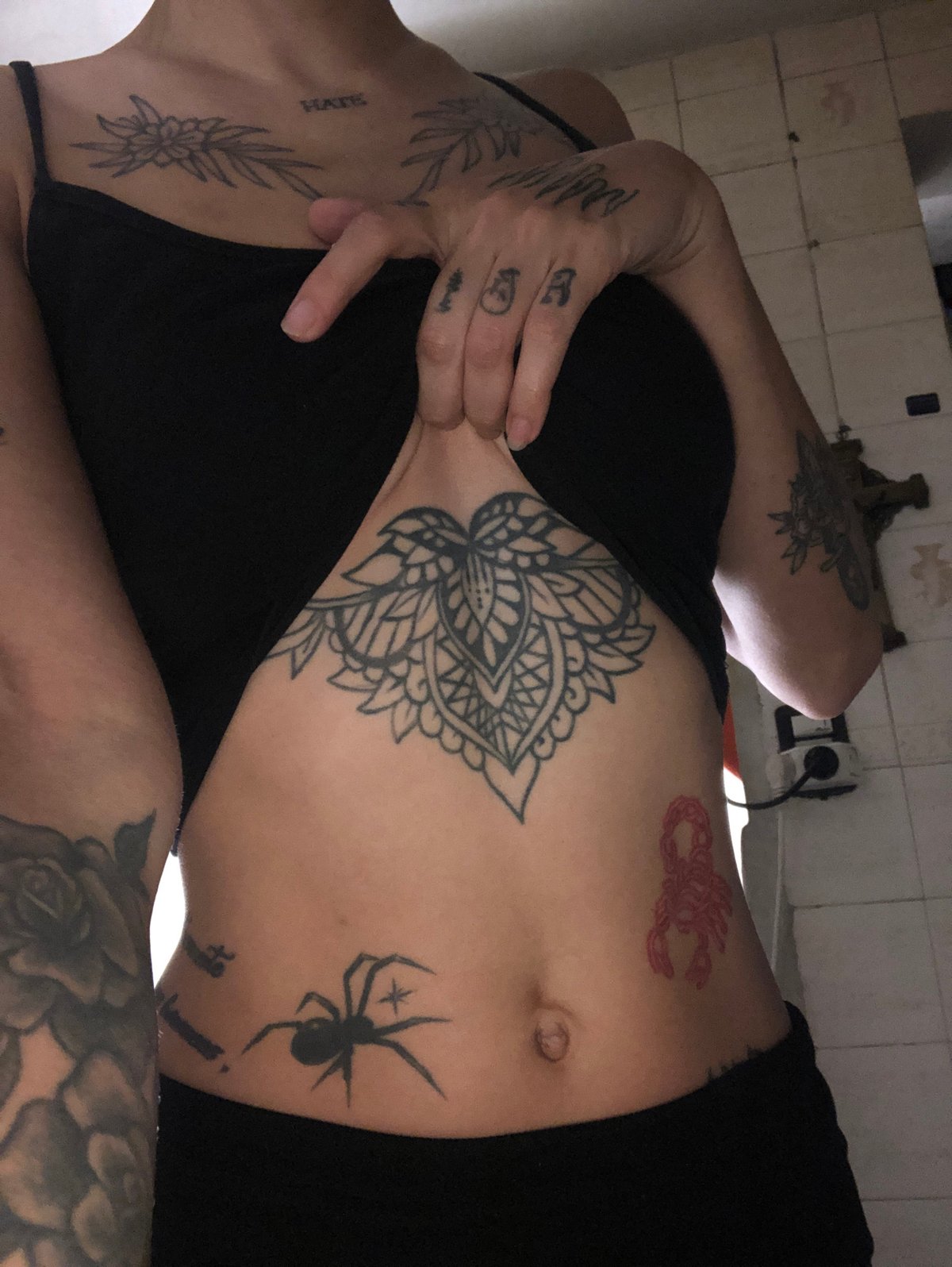 Tattooed individual observed in Buenos Aires