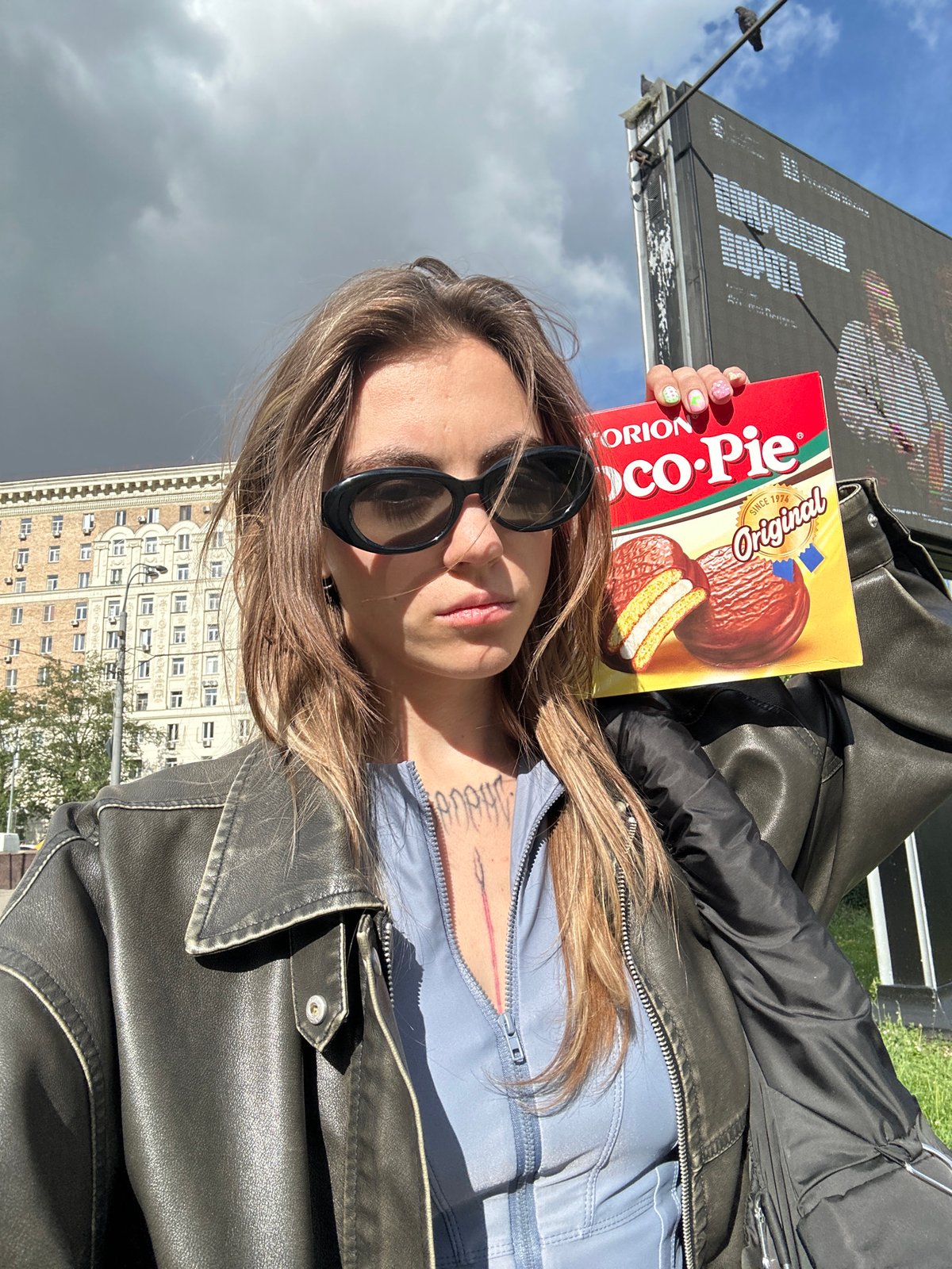 Moscow afternoon: metro halls, city streets, and Choco-Pie selfies