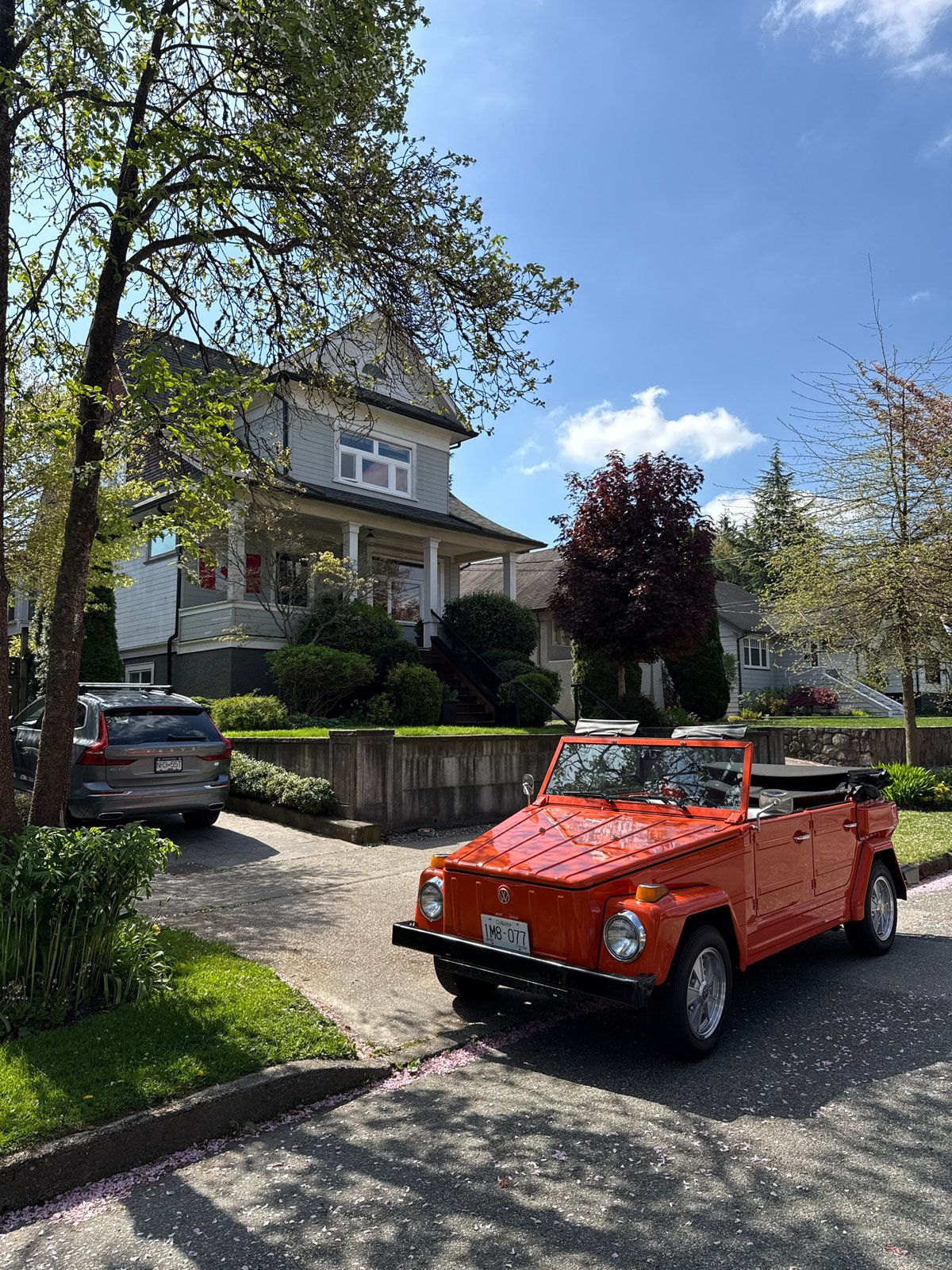 Orange vintage Volkswagen spotted on New Westminster residential street