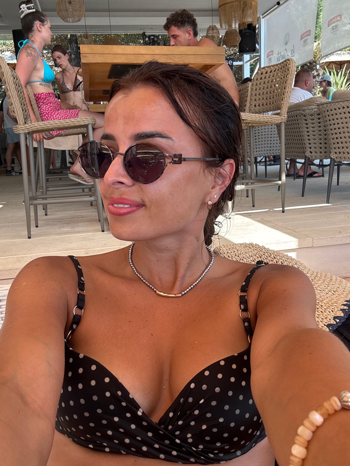 Beachside break: selfies, snacks, and sun at a resort