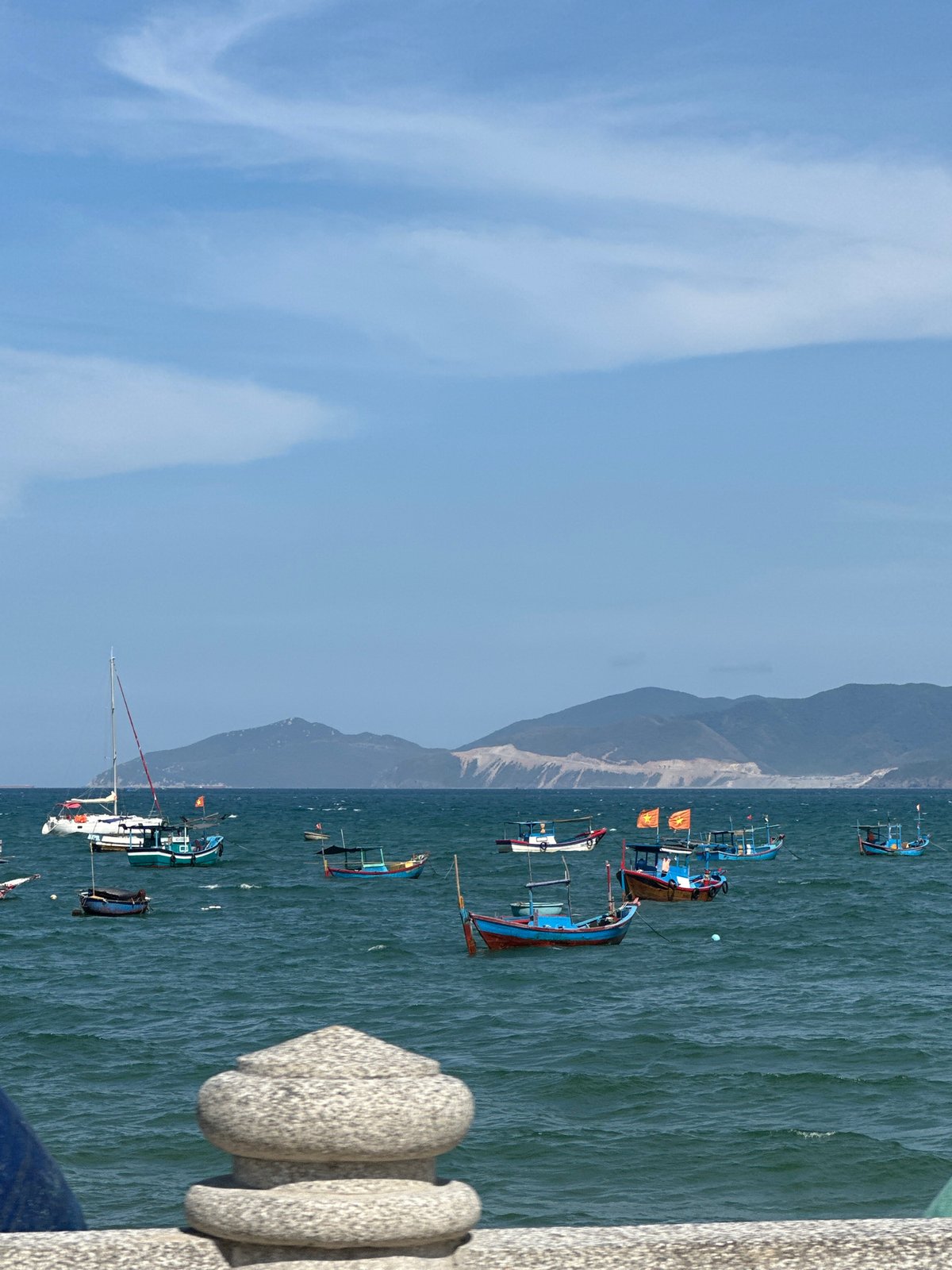 Morning coastal scenes captured in Bac Nha Trang Ward