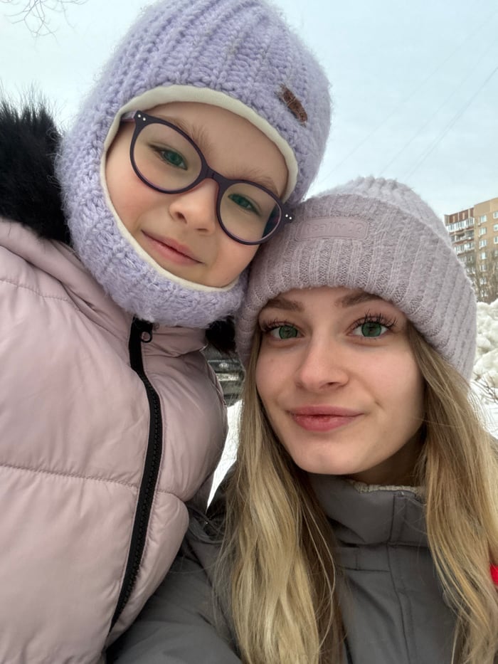 Woman documents daily life with cat in Reutov Russia
