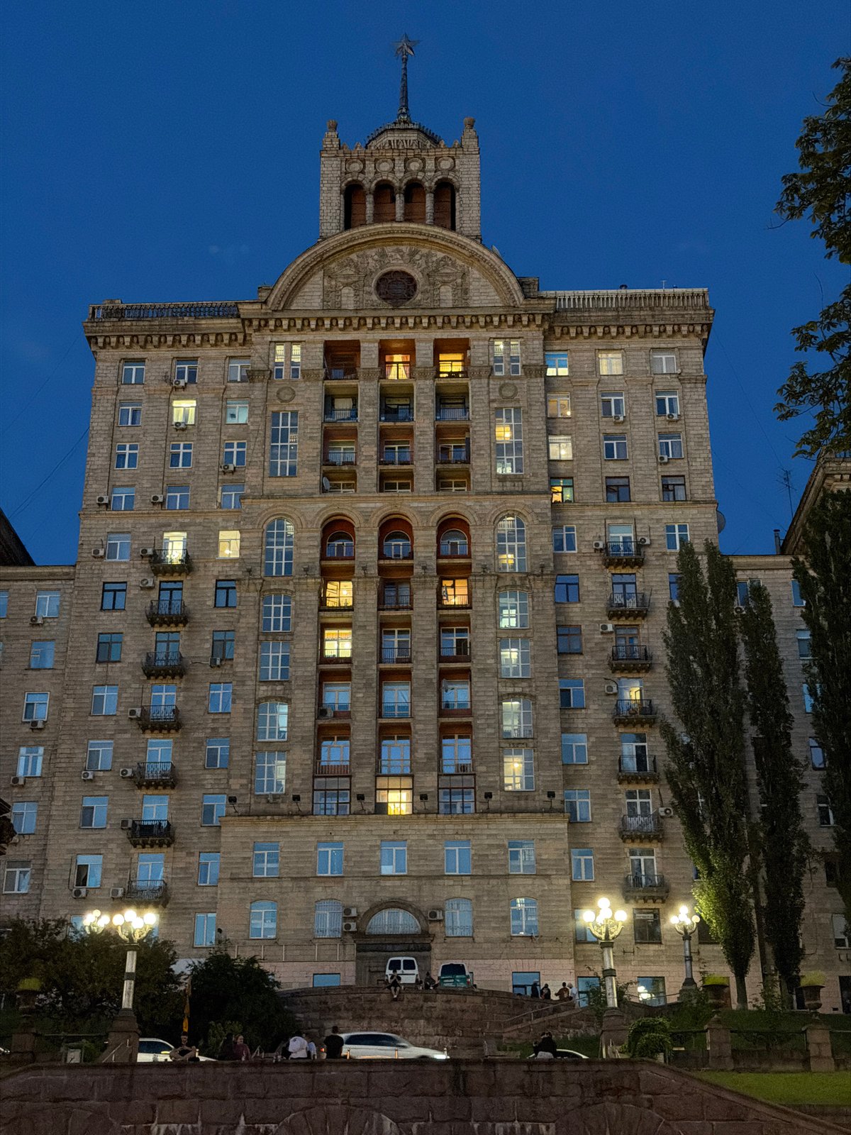 Evening architectural tour documented across central Kyiv landmarks