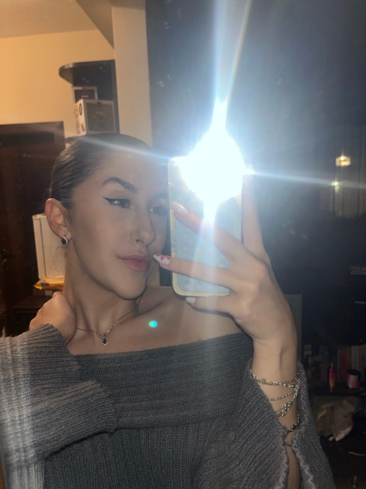 Woman takes multiple bathroom selfies in Sofia apartment