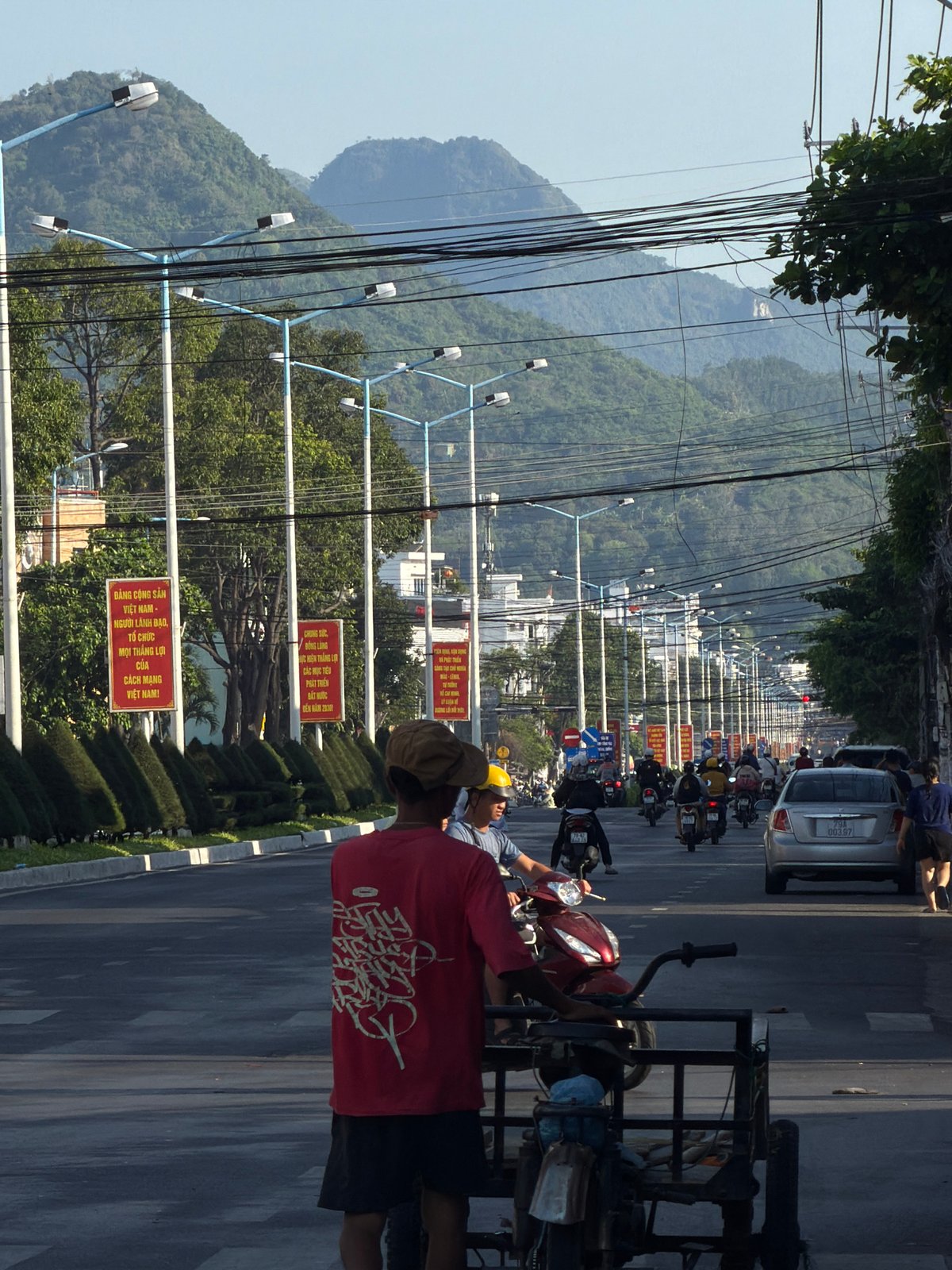 Street food vendors and daily life in Nha Trang