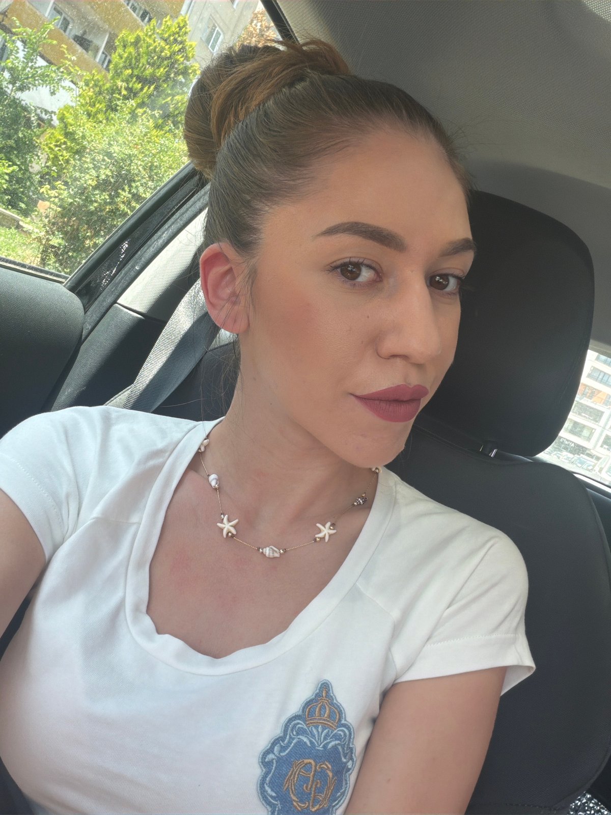 A Sofia morning: car selfies, a gamer's desk, and anime shelves