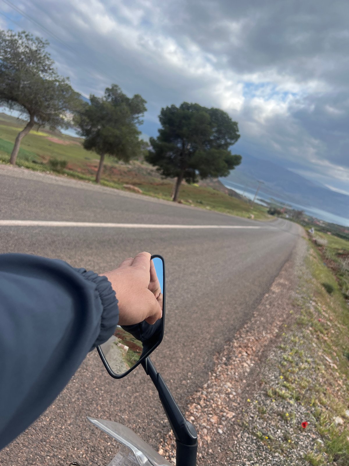 Motorcycle rider documents scenic journey through Bin El Ouidane countryside