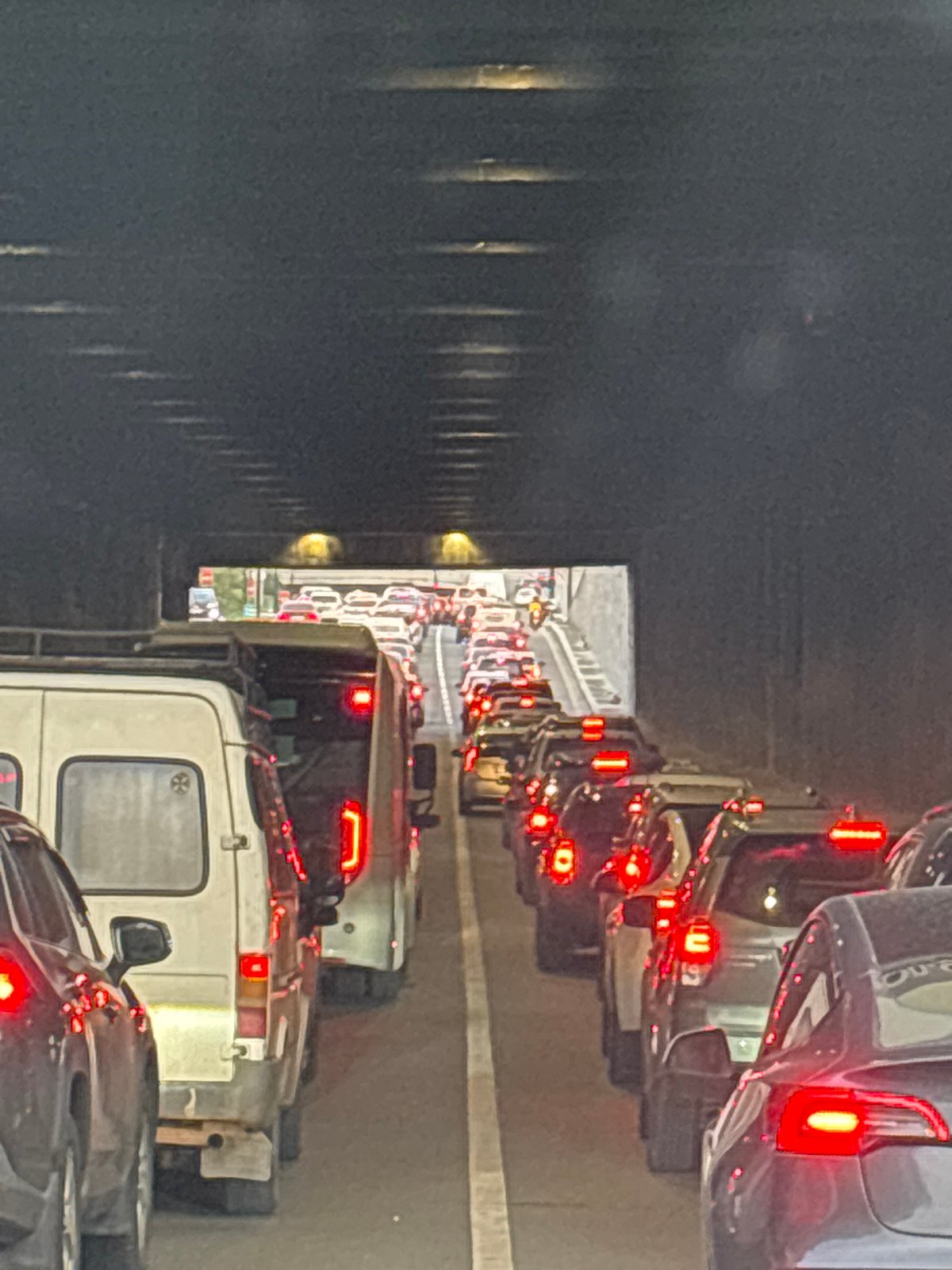 Traffic jam clogs Tbilisi tunnels and underpasses