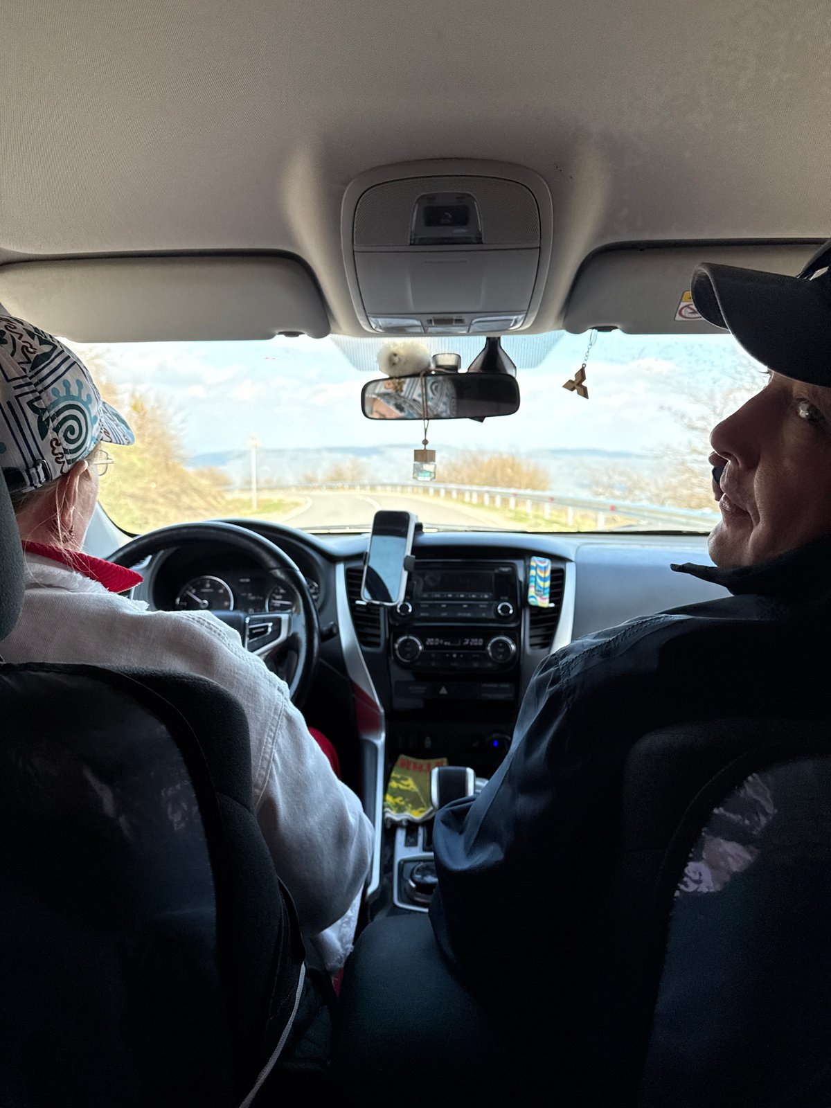 Two people observed in vehicle interior in Novo-Zubutli