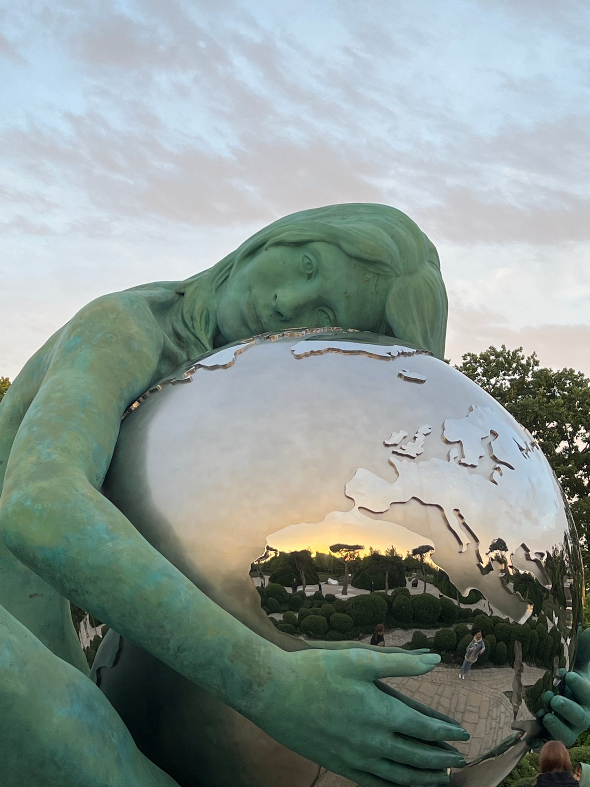 Bronze Mother Earth statue documented in Krasnodar park
