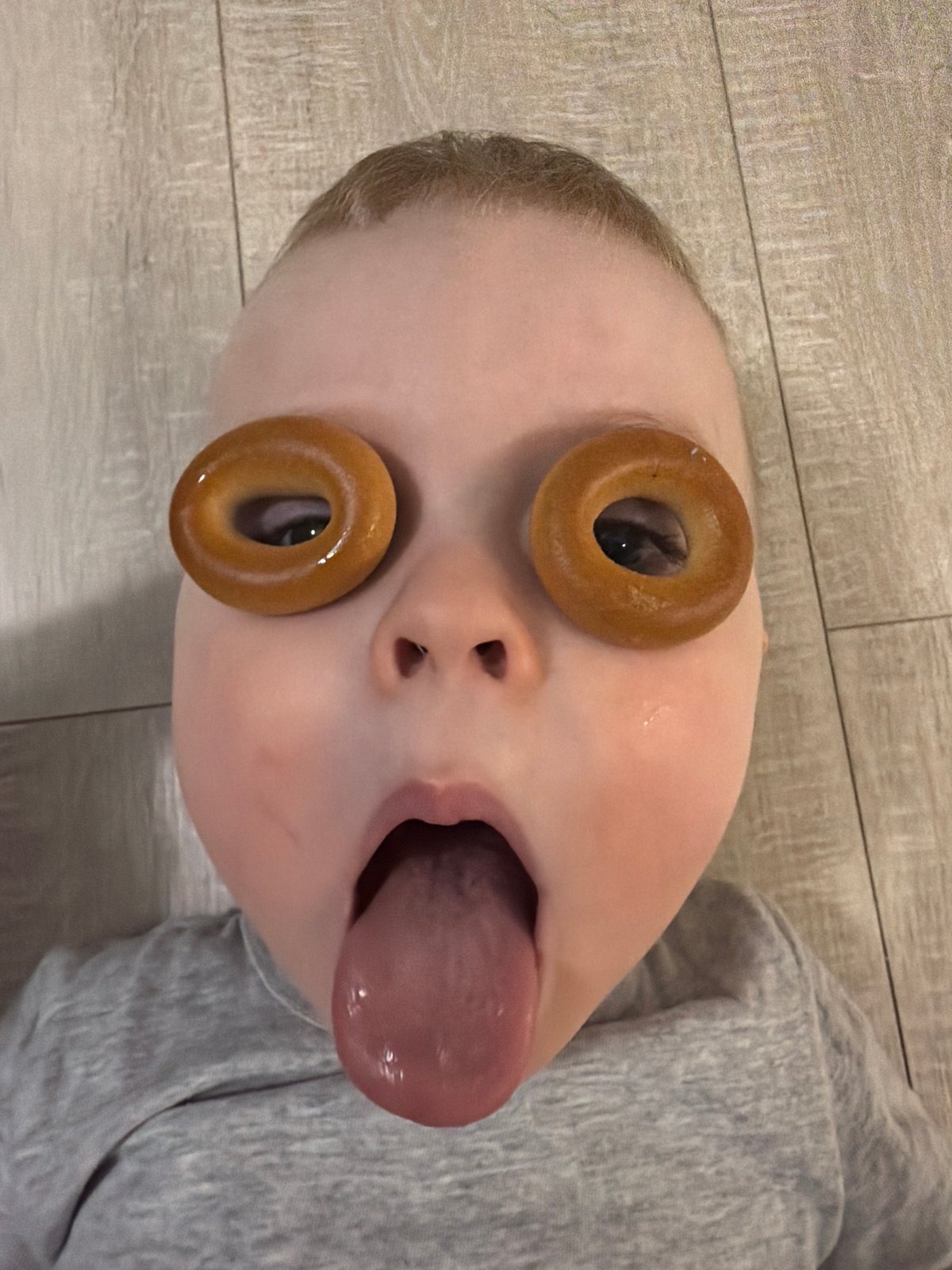 Russian Family Creates Viral 'Bagel Eyes' Photo Series