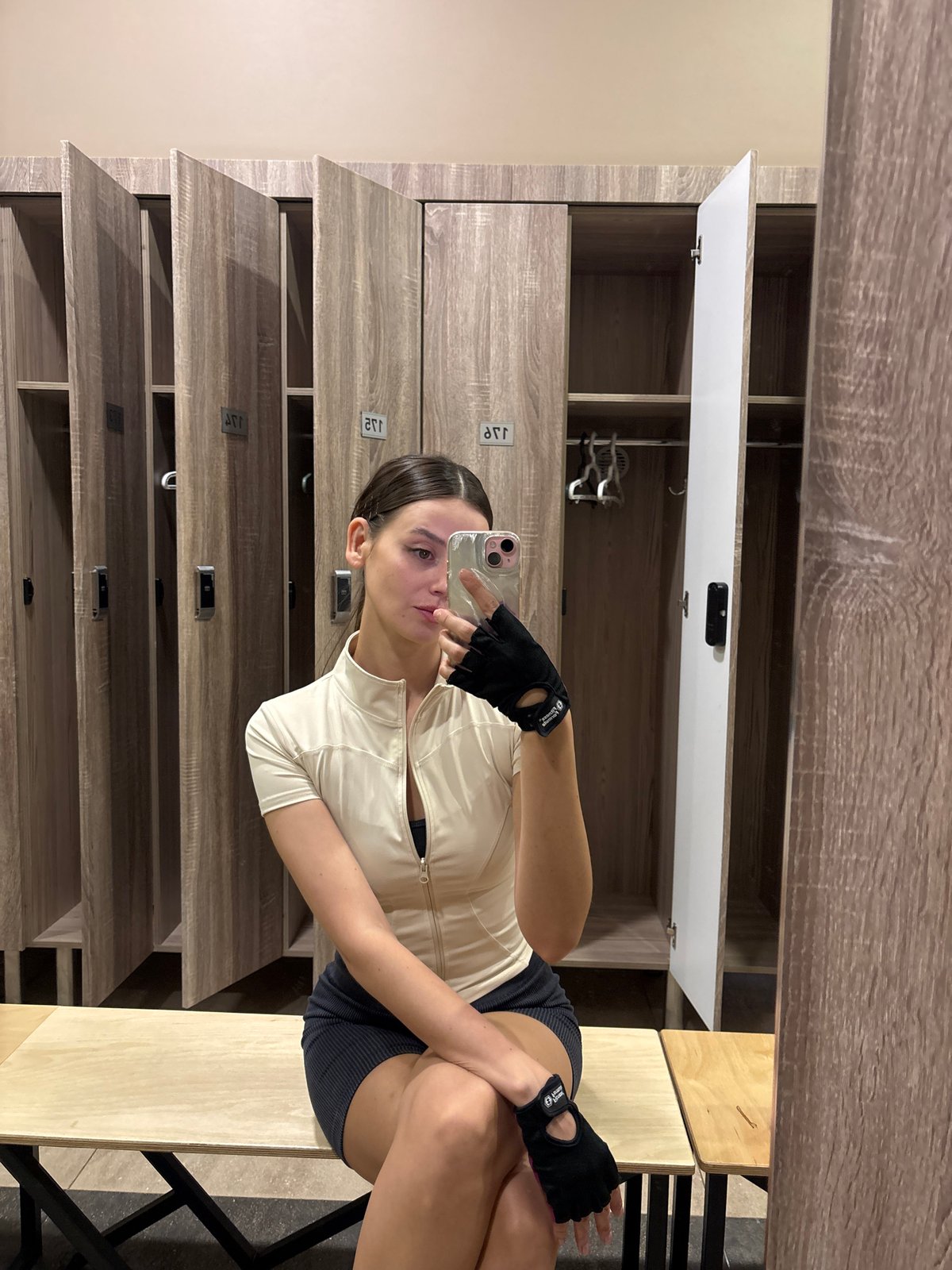 Woman documents gym visit with selfies in Krasnoyarsk