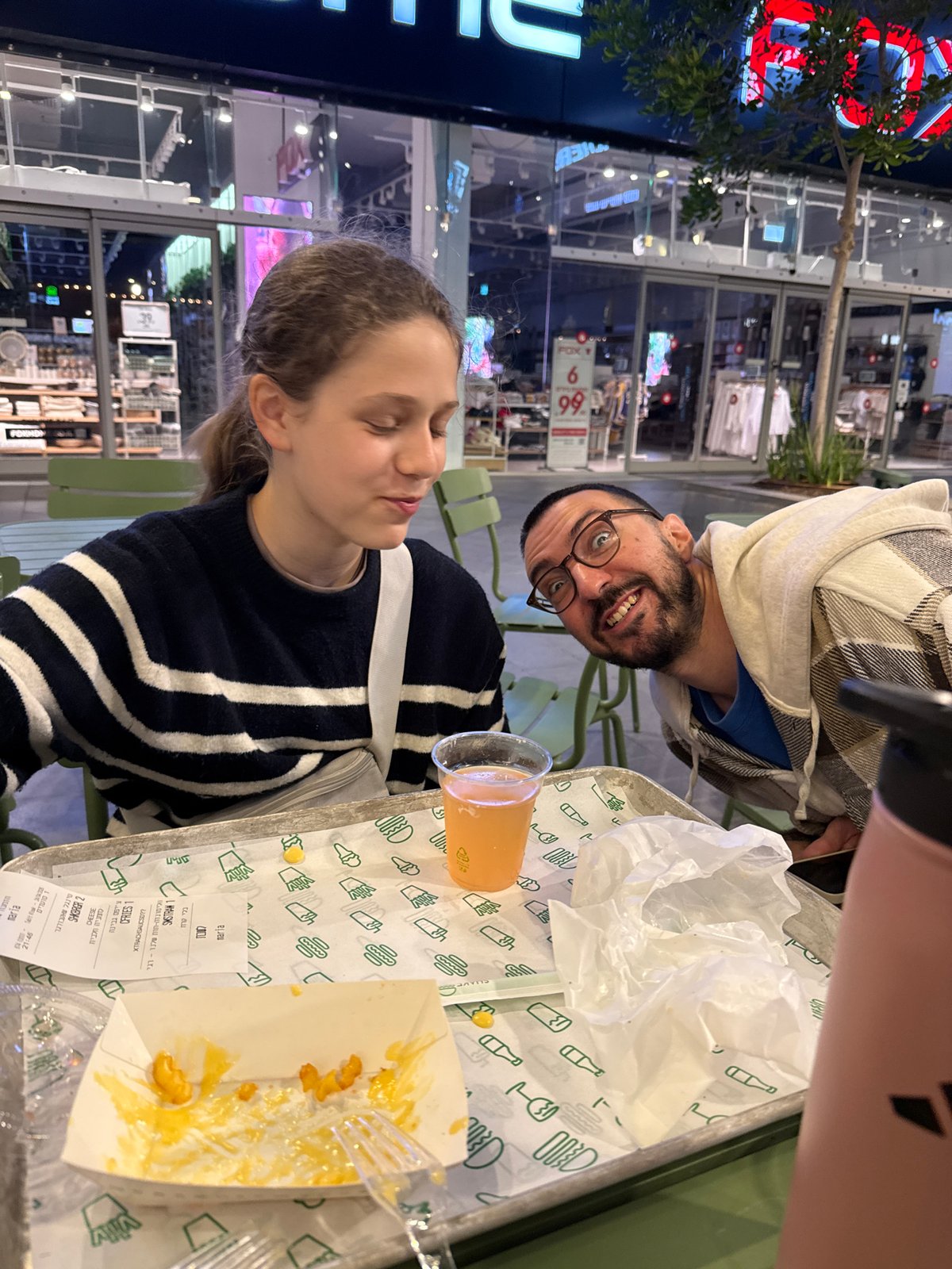 Evening dining and architecture documented in Ramat HaSharon