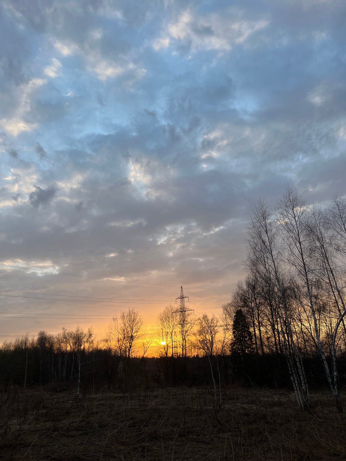 Sunset landscape captured in Zaovrazh'e, Russia