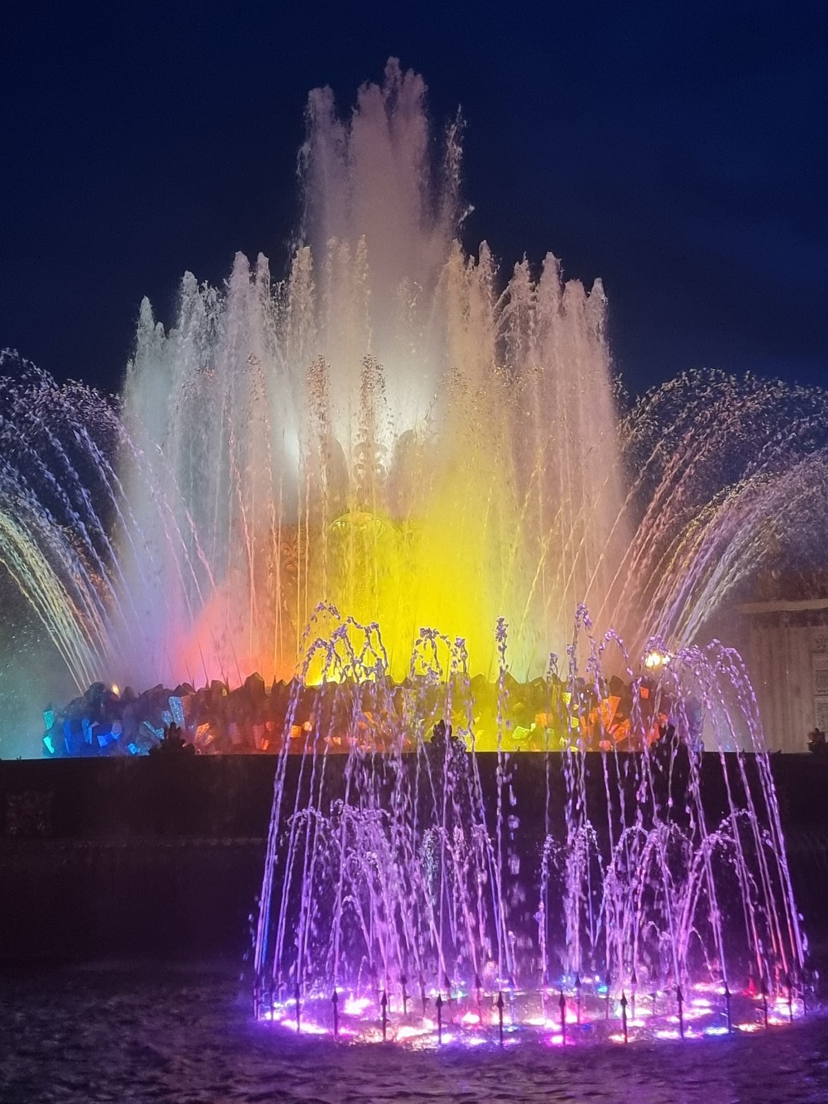 Evening scenes at Moscow's VDNKh fountain and exhibition grounds