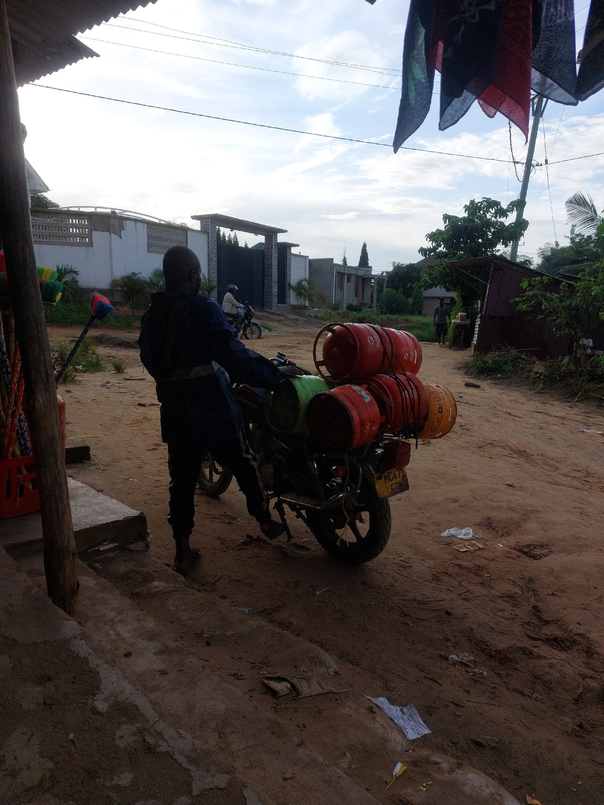 Daily life moments captured across Dar es-Salaam neighborhoods