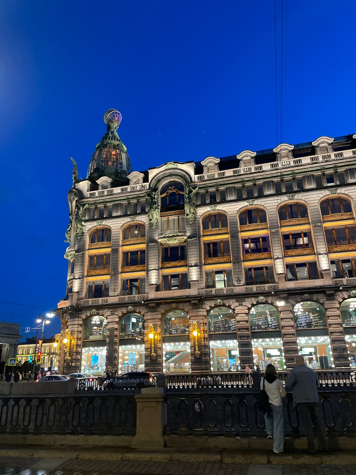 Twilight tour of Saint Petersburg's canals and historic landmarks