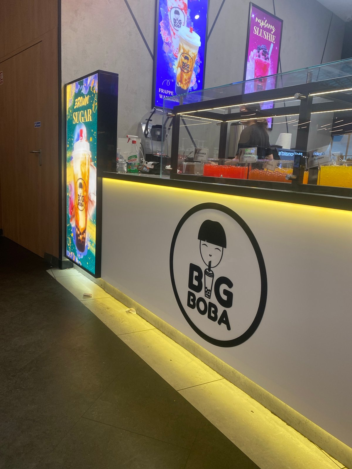 Big Boba and fast food brands inside a Wrocław mall