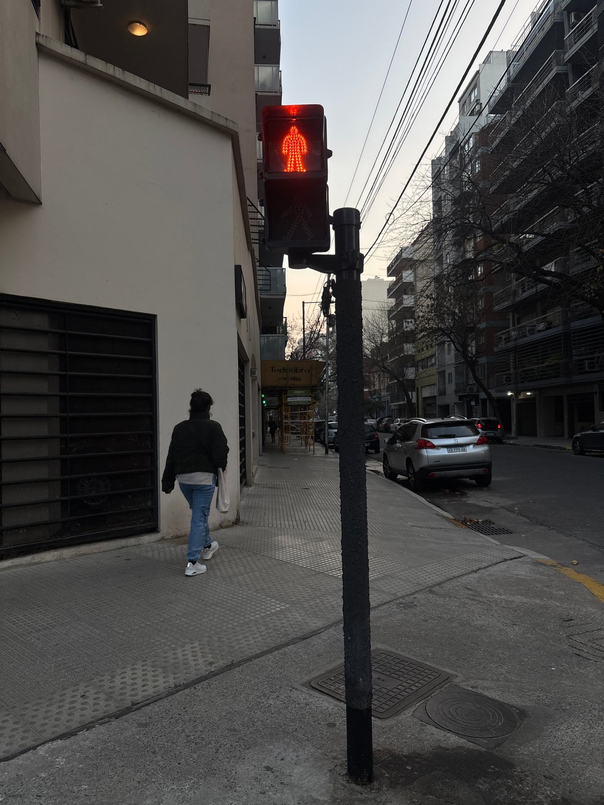 Buenos Aires street scenes captured in one-minute span