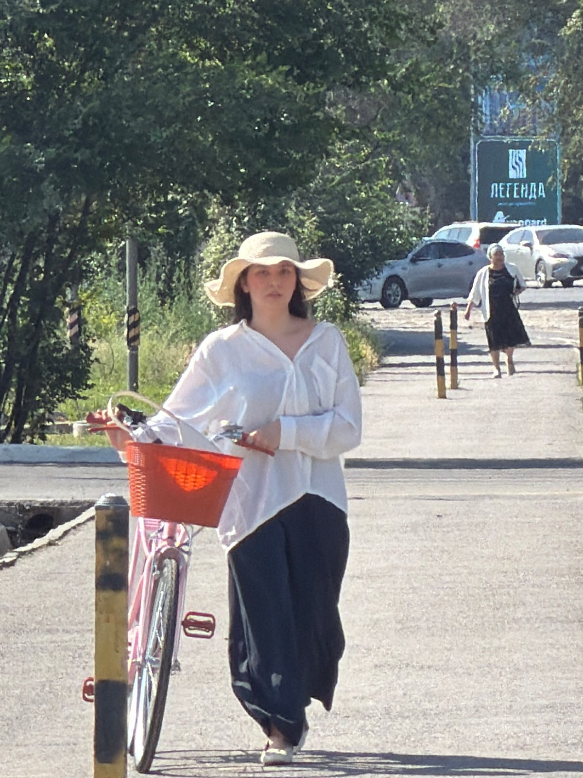 Ordinary park life captured across 82-minute span