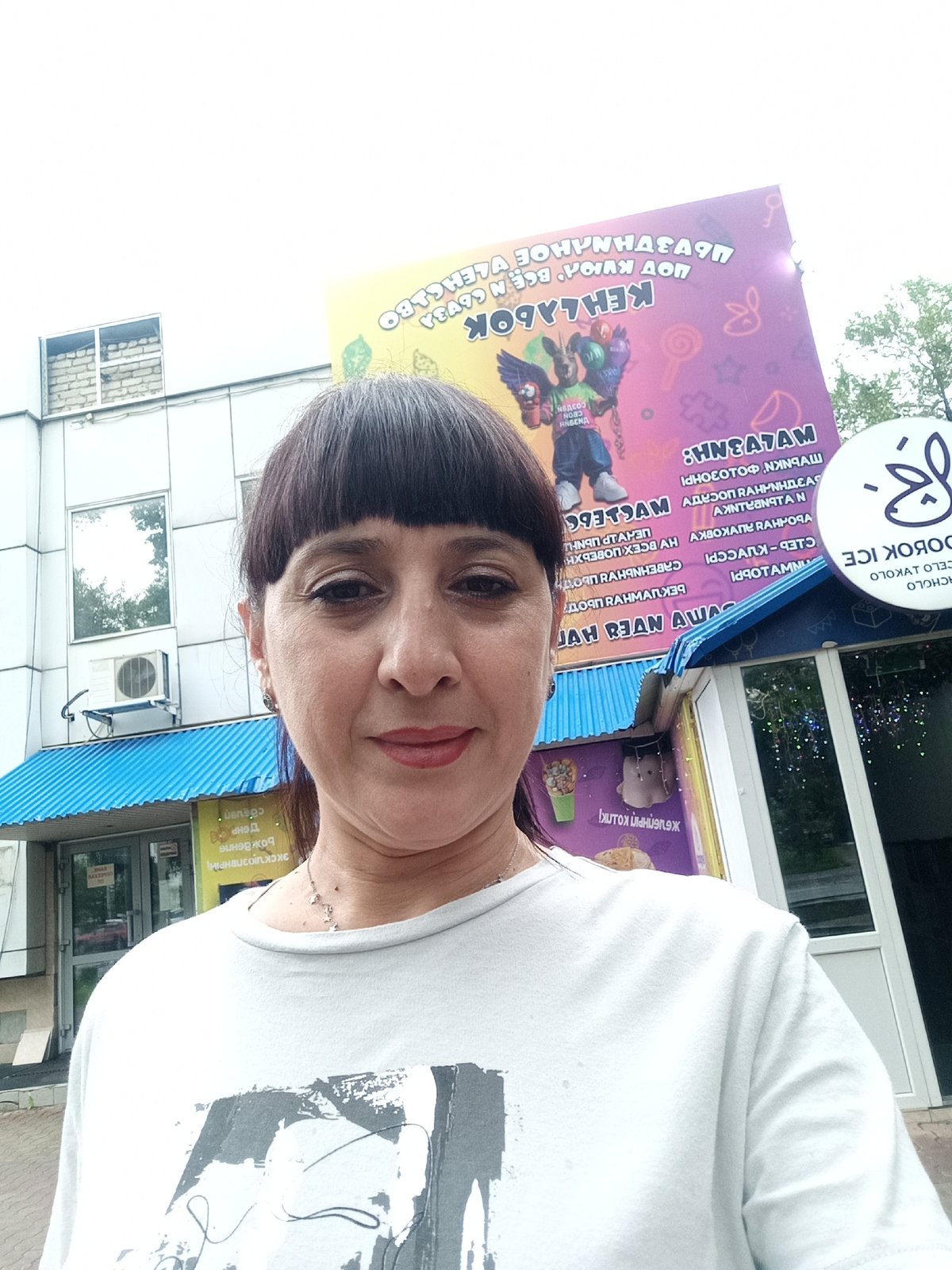Summer morning in Belogorsk: selfies and flowers in bloom